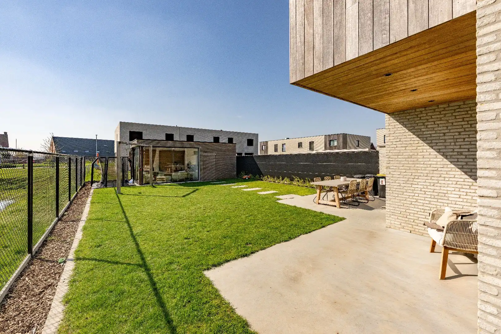 ENERGIEZUINIGE GEZINSWONING MET 4 SLKPS | BUREEL | AANGELEGDE TUIN   foto 4