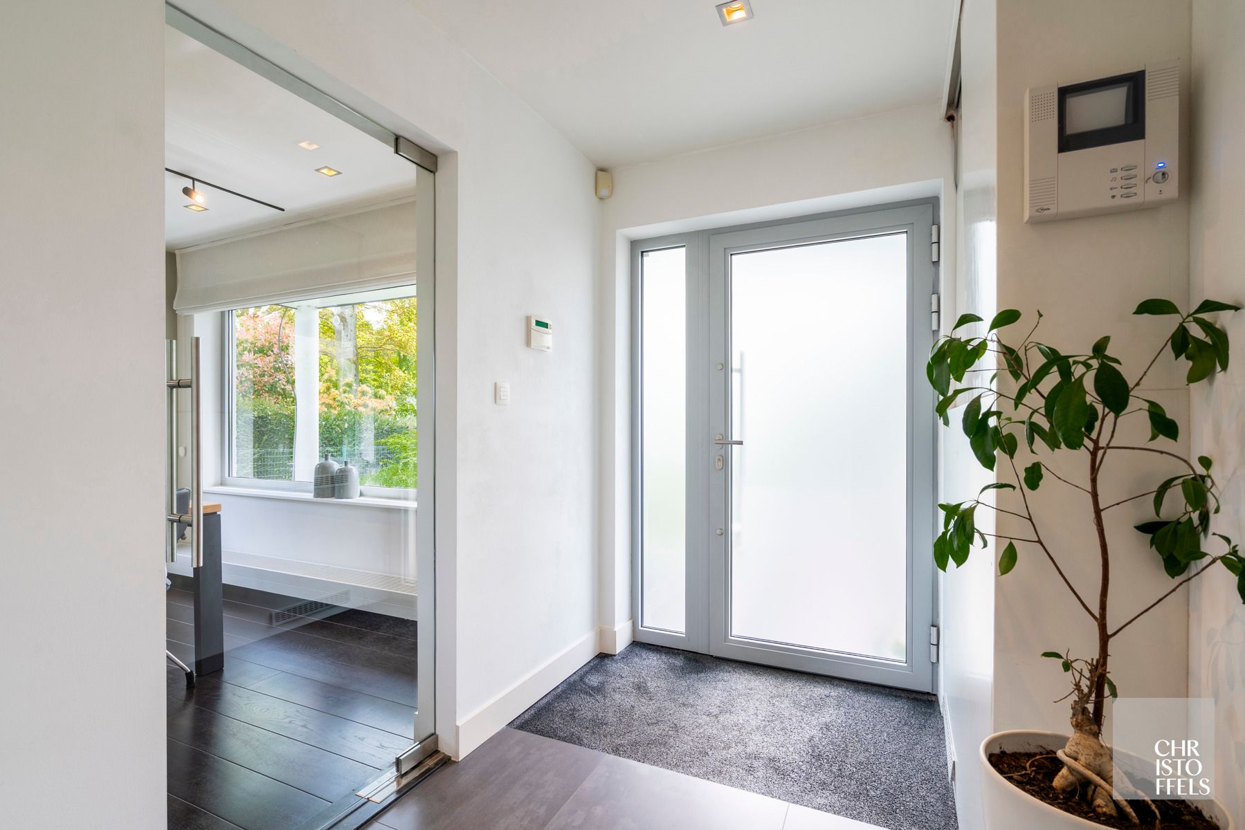 Stijlvolle villa op toplocatie in Lanaken! foto 15
