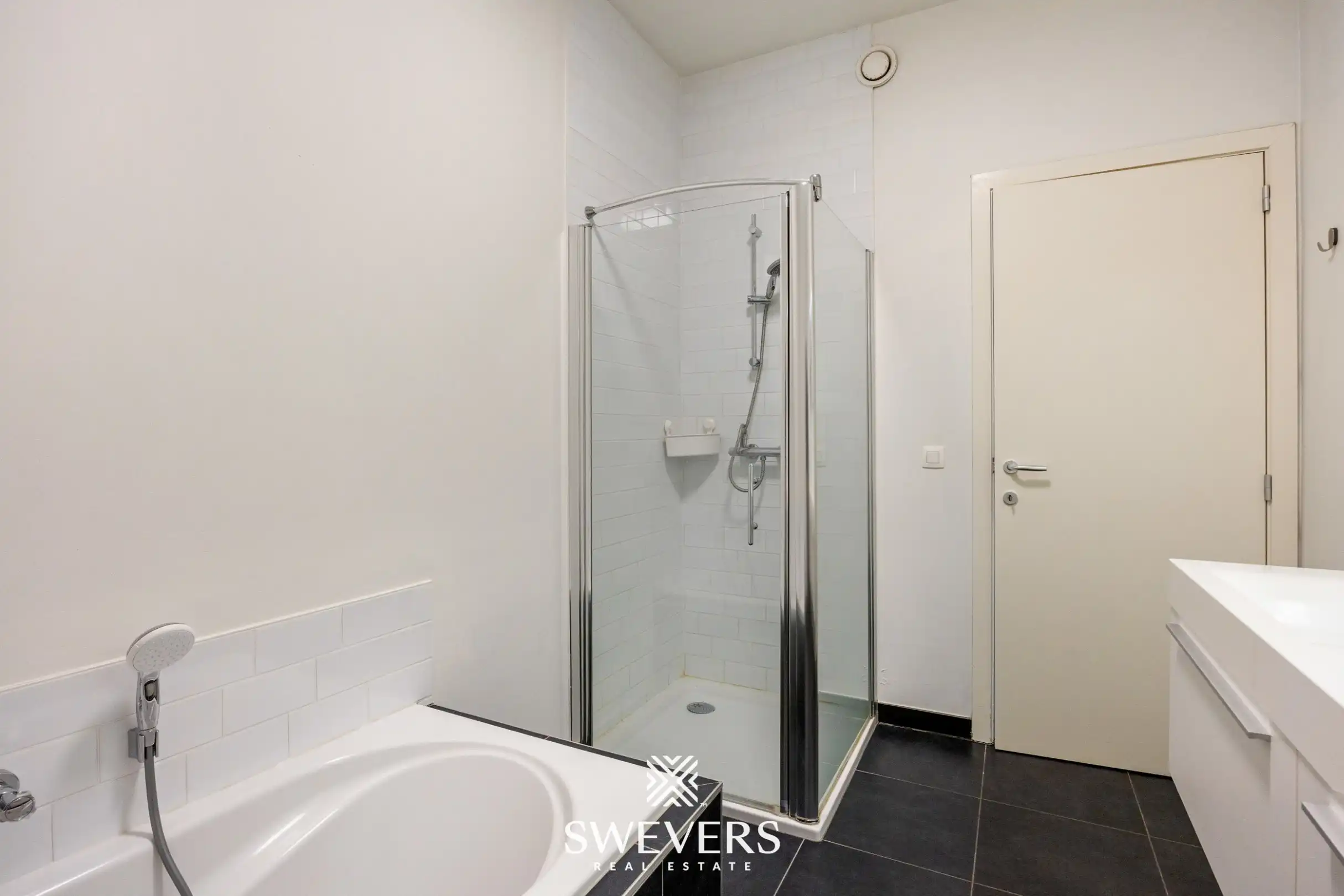 Instapklaar 2-slaapkamer appartement met zeer ruim terras in Quartier Blue Hasselt foto 13