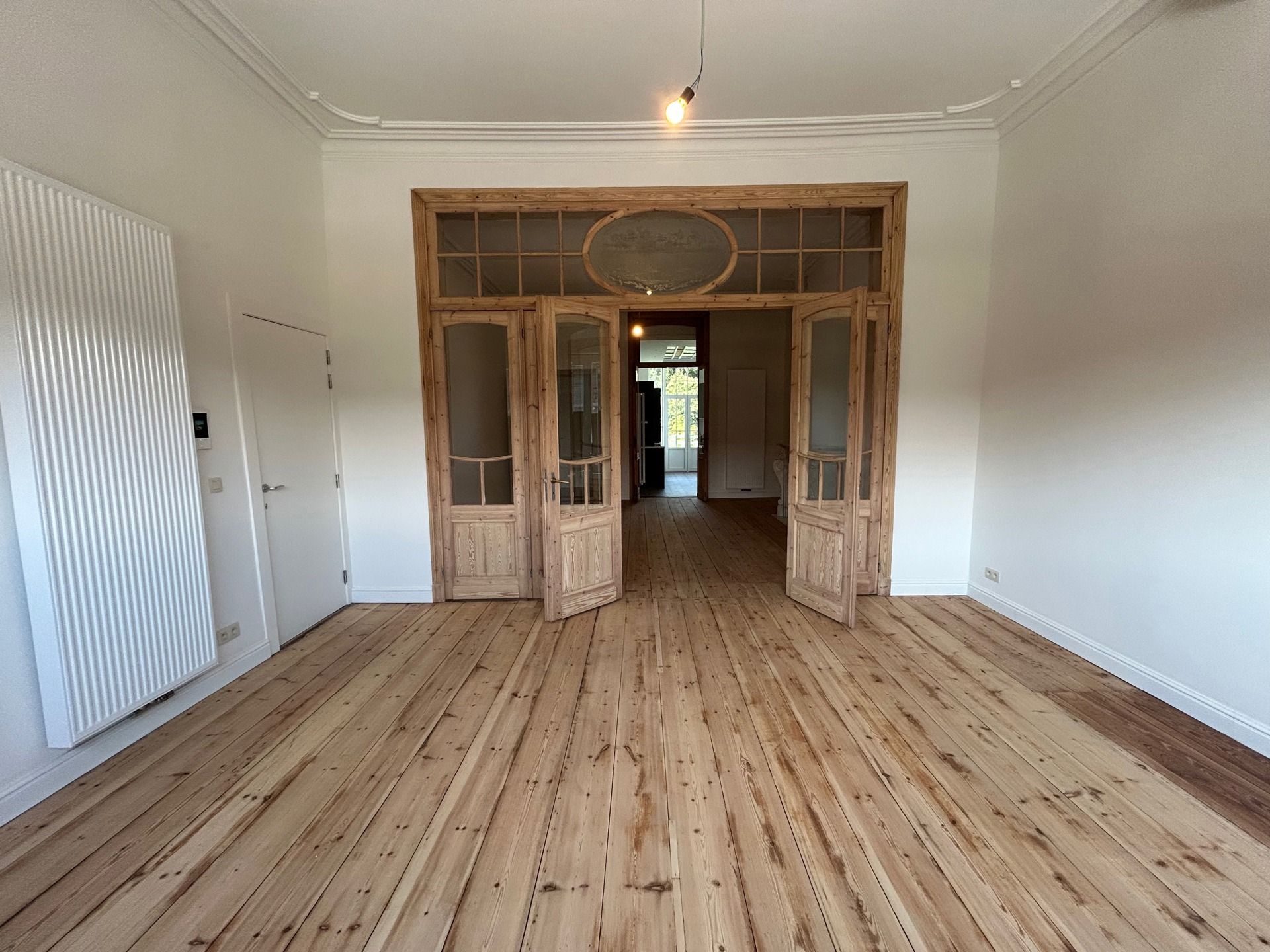 Exclusief gelijkvloers appartement gelegen in het centrum! foto 2