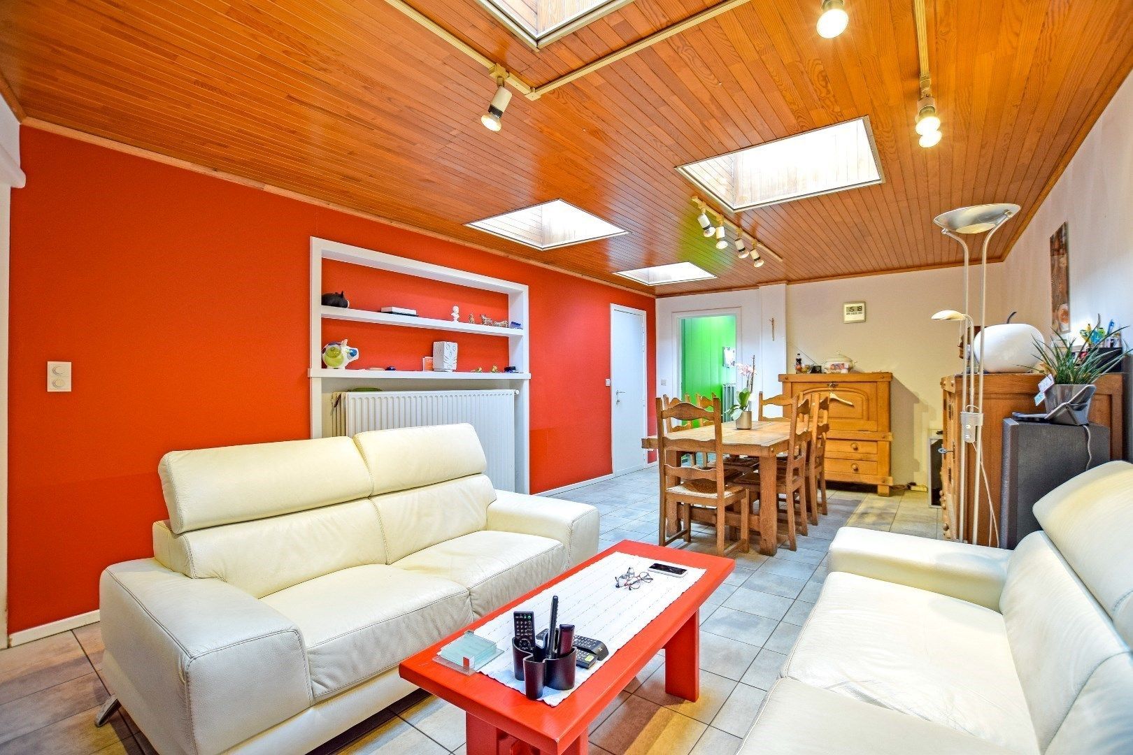 Woning met polyvalente ruimte in centrum Koekelare! foto 3