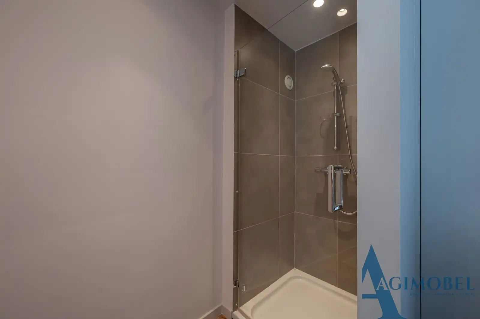 Eigentijds en perfect afgewerkt 2-slaapkamerappartement op toplocatie in Knokke. foto 13