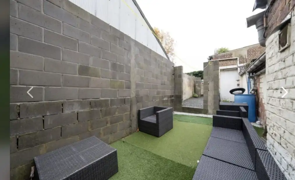 MOOI GELEGEN, TE MODERNISEREN WONING ! foto 9