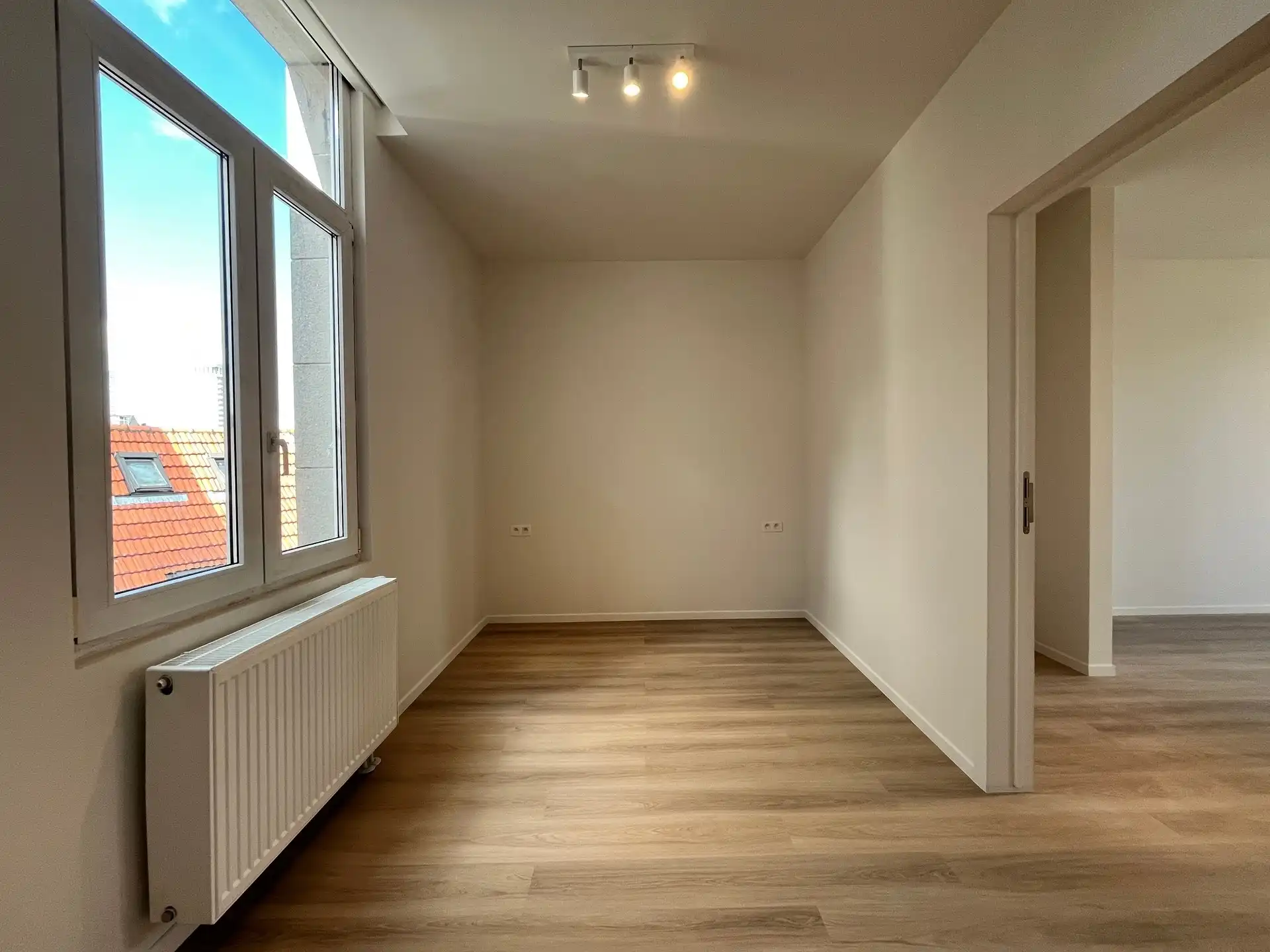 Grondidg gerenoveerd 1 slpk appartement met dressing foto 4