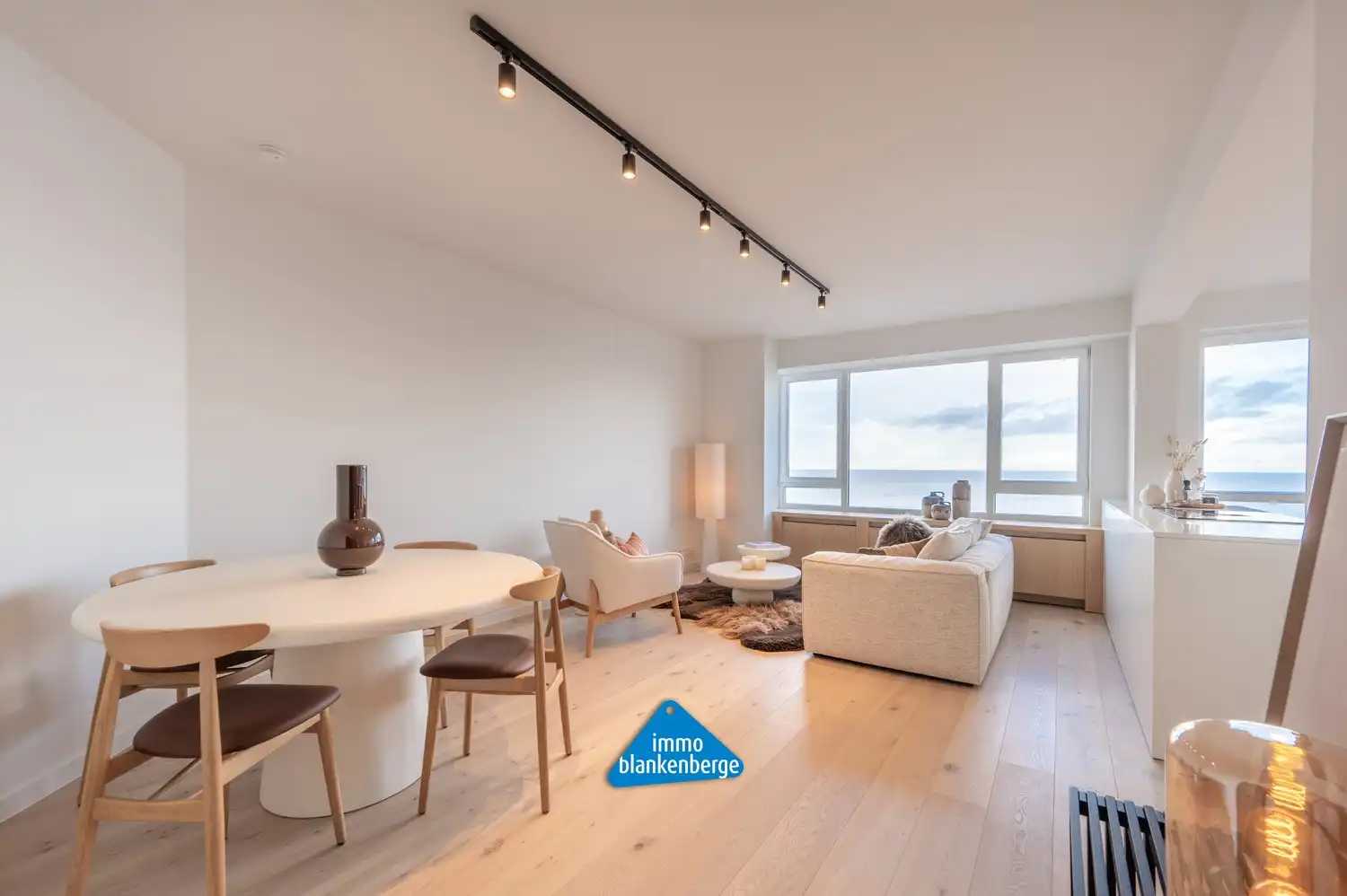 Luxueus appartement met 3 slaapkamers op de Zeedijk in Blankenberge met adembenemend zeezicht foto 5