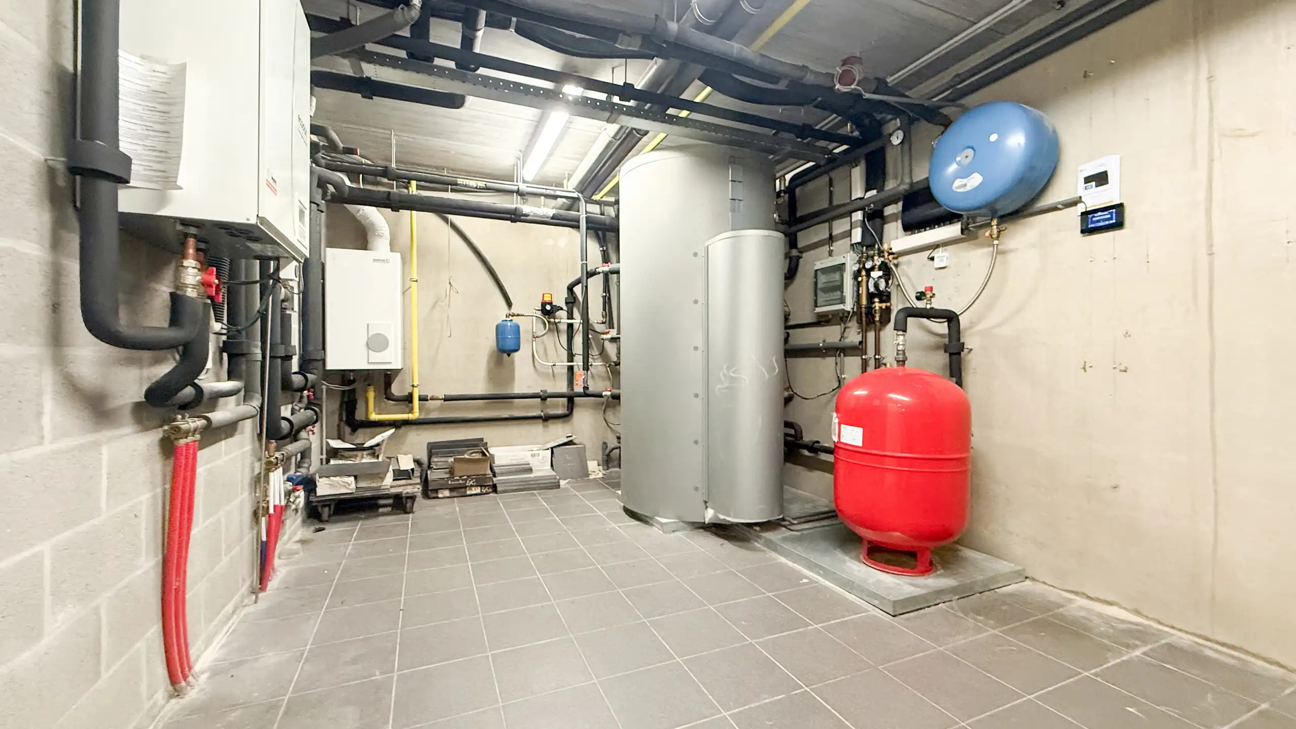 Veelzijdig investeringspand met 10 kamers, lift en kelder! foto 13