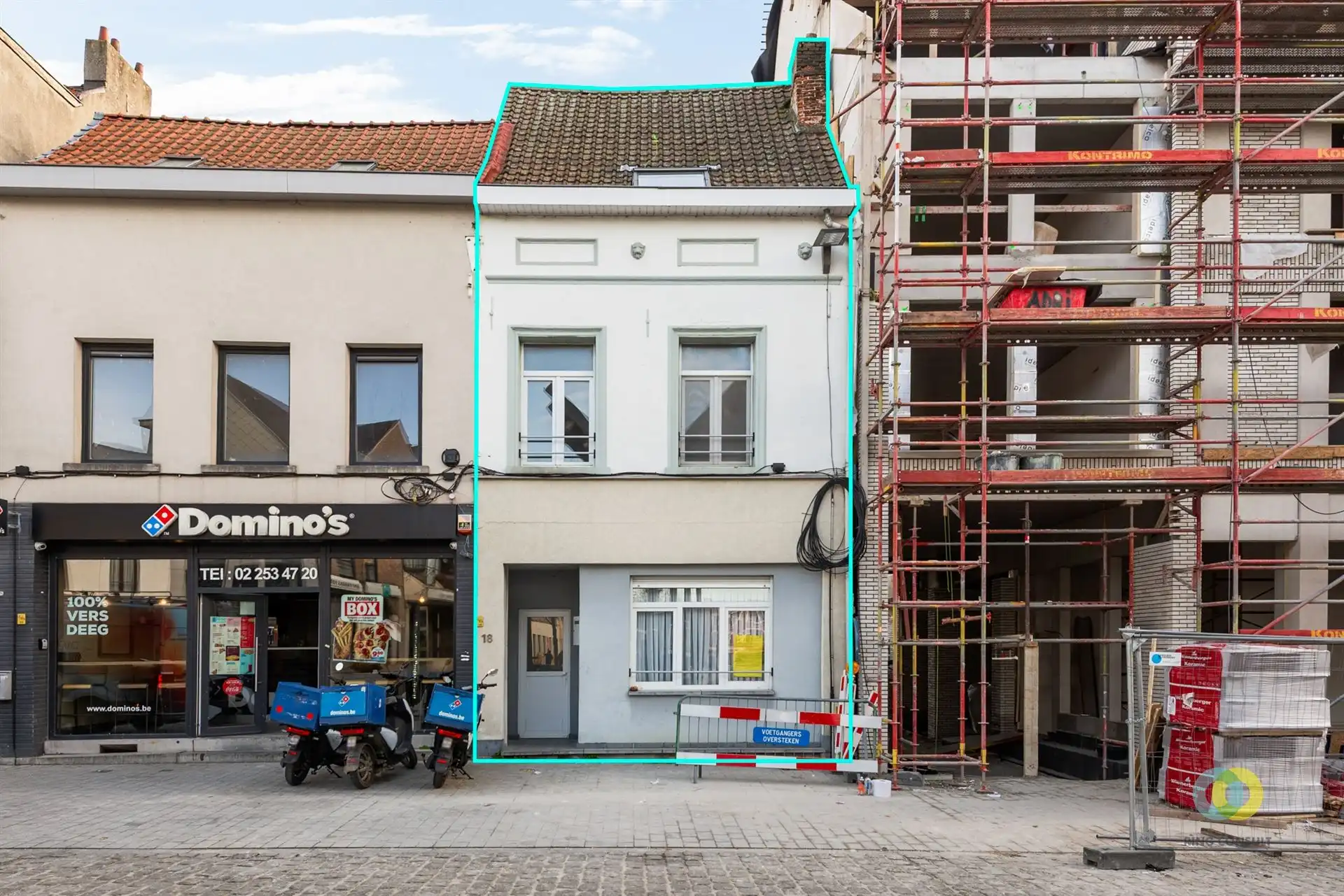 Te renoveren appartementsgebouw foto {{pictureIndex}}