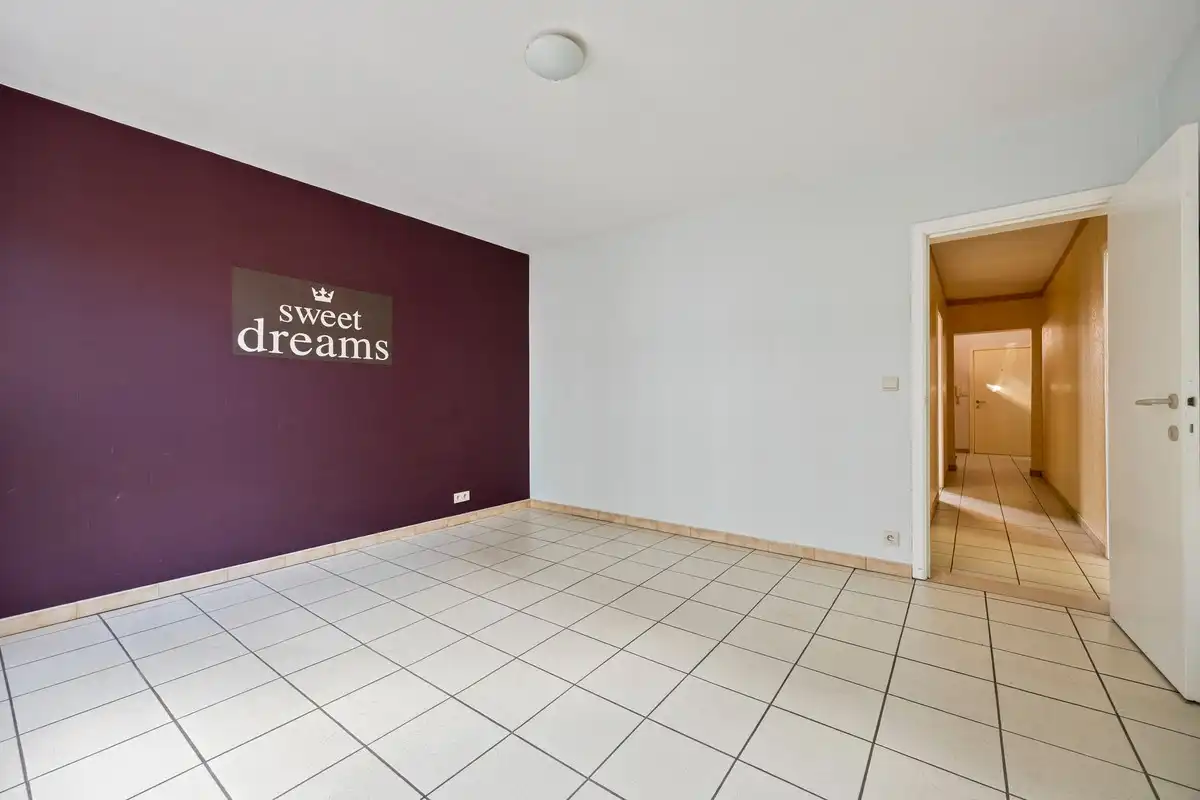 Building van drie appartementen op wandelafstand van het commercieel centrum foto 5