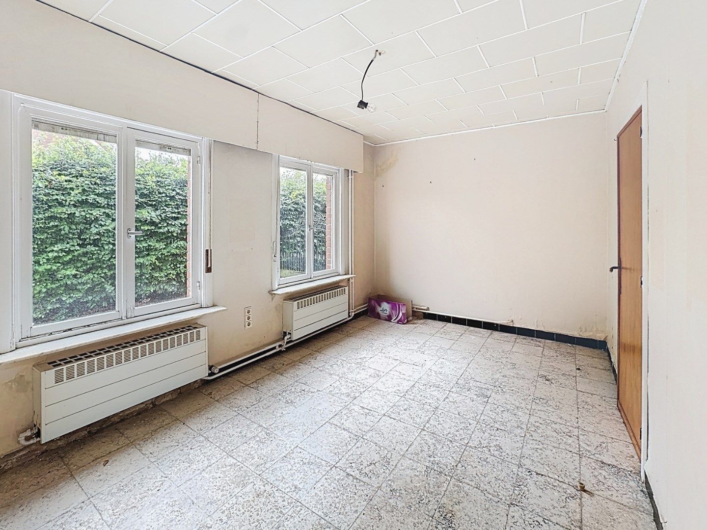 Te renoveren woning op afgesloten perceel van 936m² foto 13