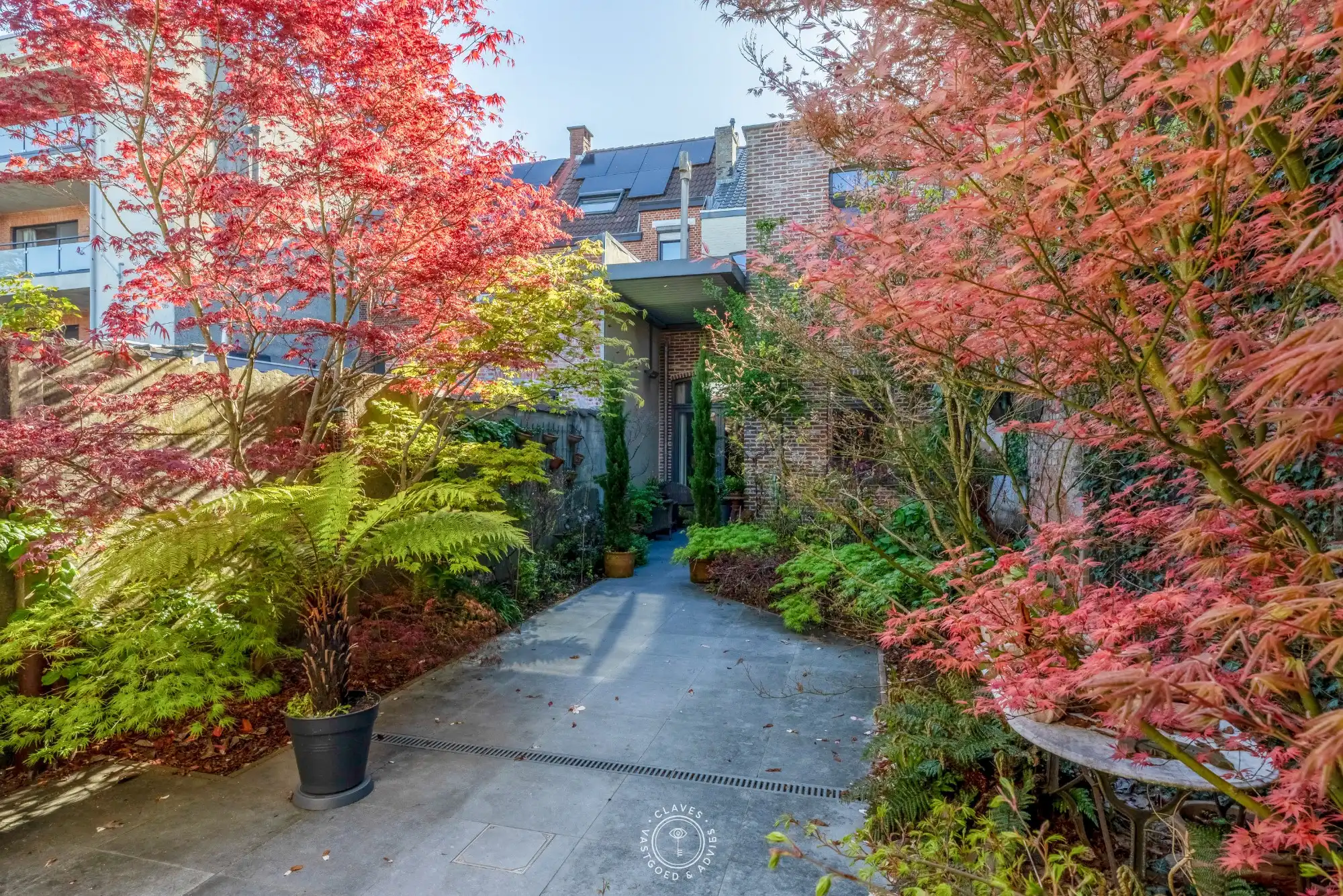 Uniek gerenoveerd herenhuis met multifunctioneel bijgebouw foto 13
