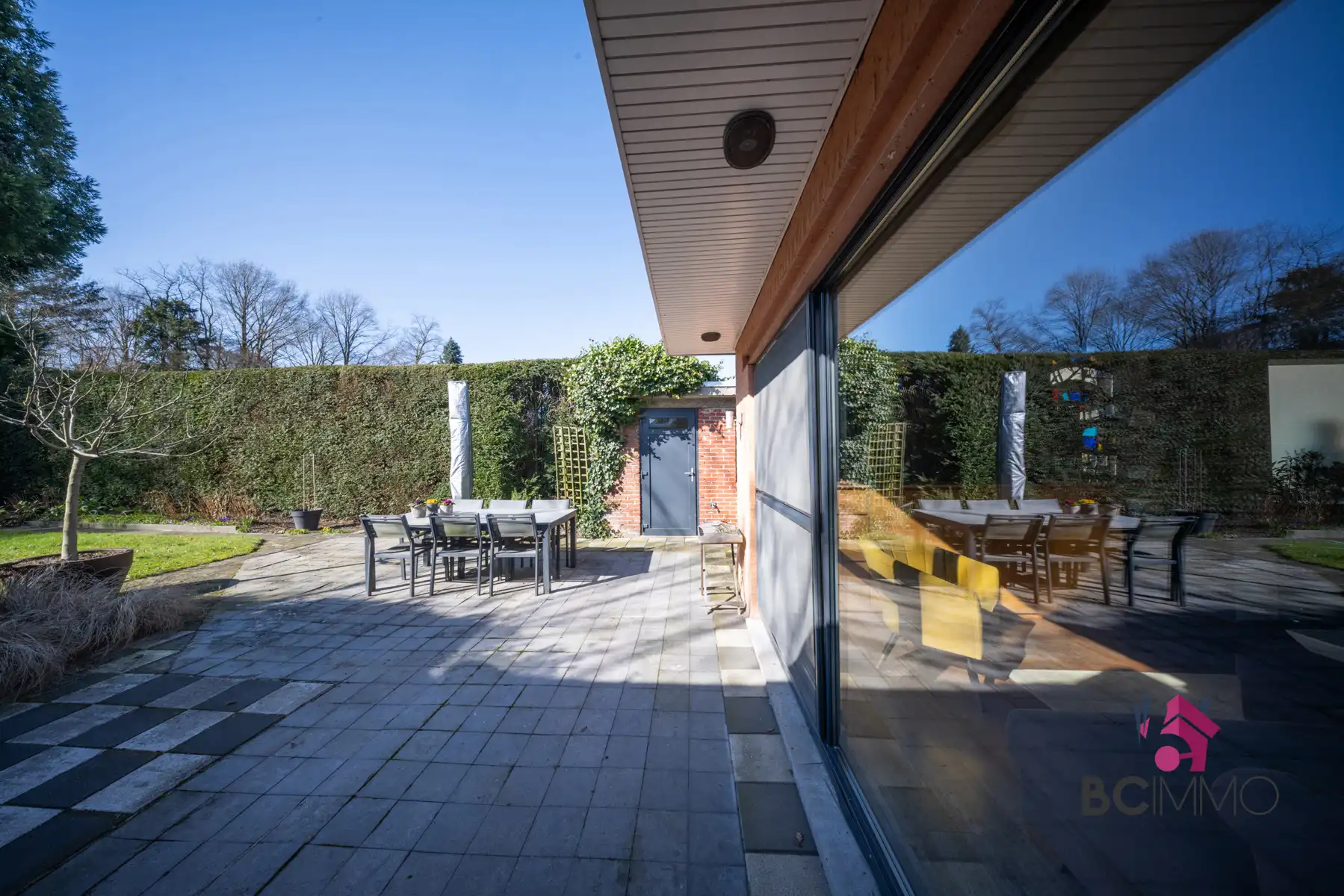 Ruime woning met praktijkruimte en 6 slaapkamers te Genk foto 27