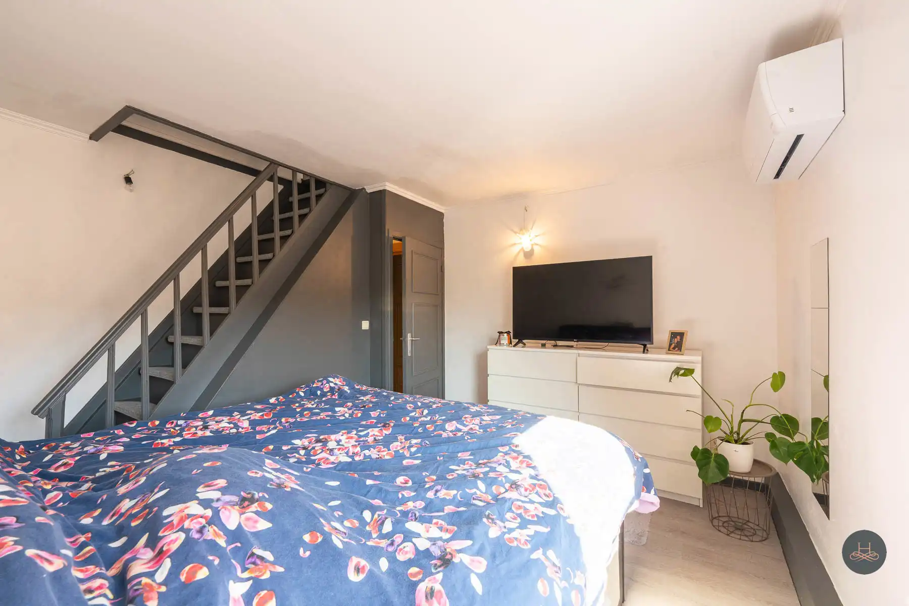 Ruime starterswoning met tuin en dubbele garage foto 13