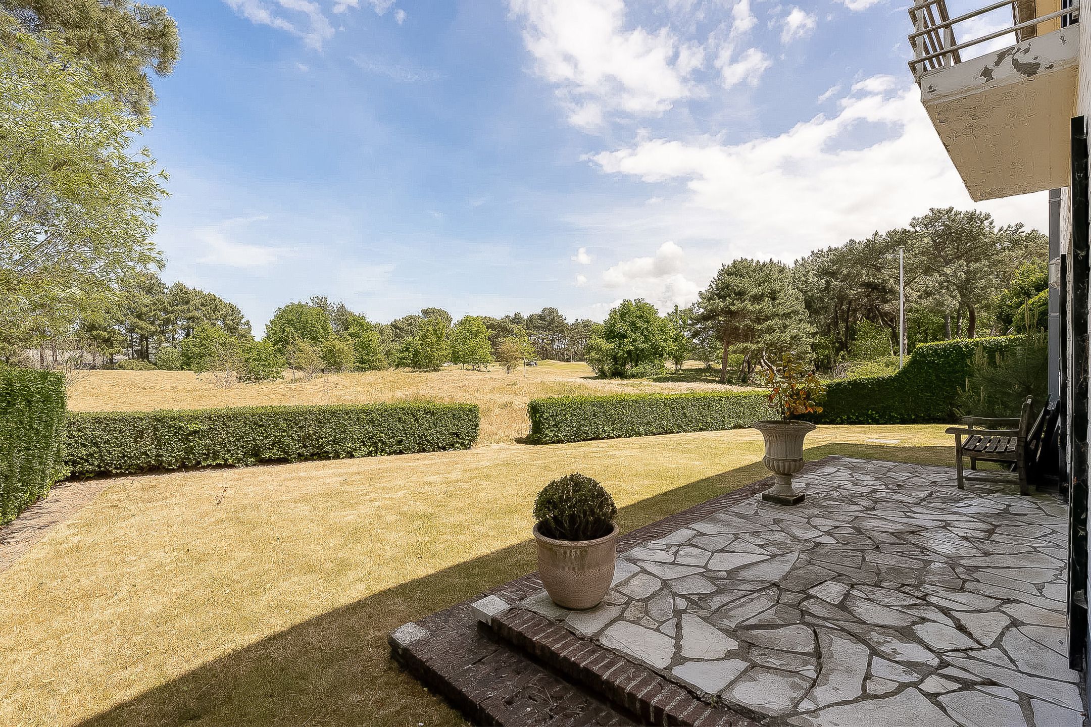 VILLA met panoramisch zicht op de ROYAL ZOUTE GOLF CLUB foto 3