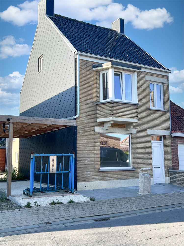 Ruime, volledig vernieuwde gezinswoning met 4 slpks foto 14