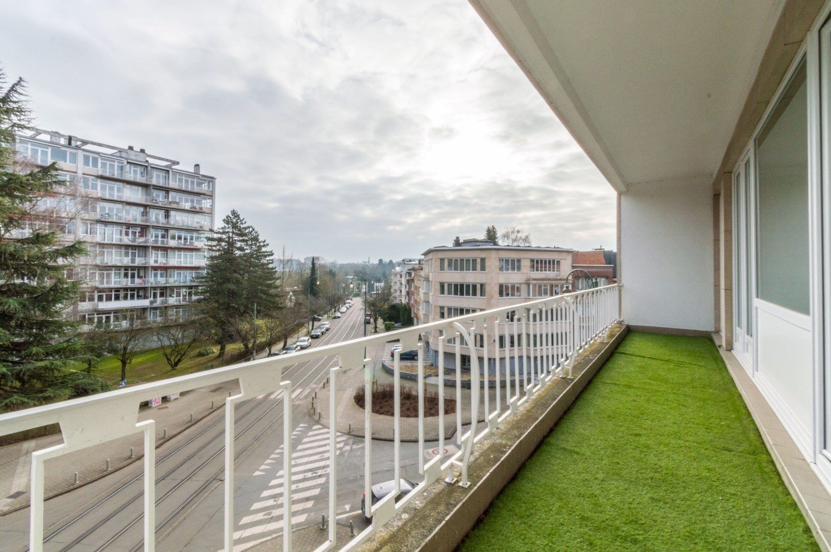 Gerenoveerd opbrengstgebouw - 6 appartementen + 5 garages! foto 11