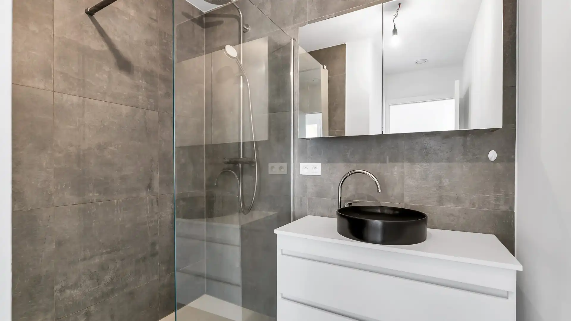 MODERN, ENERGIEZUINIG DUPLEX APPARTEMENT MET 4 SLAAPKAMERS IN MAASMECHELEN foto 15