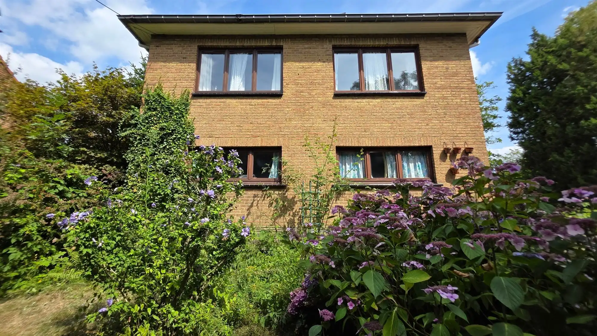 Ruime villa foto 24