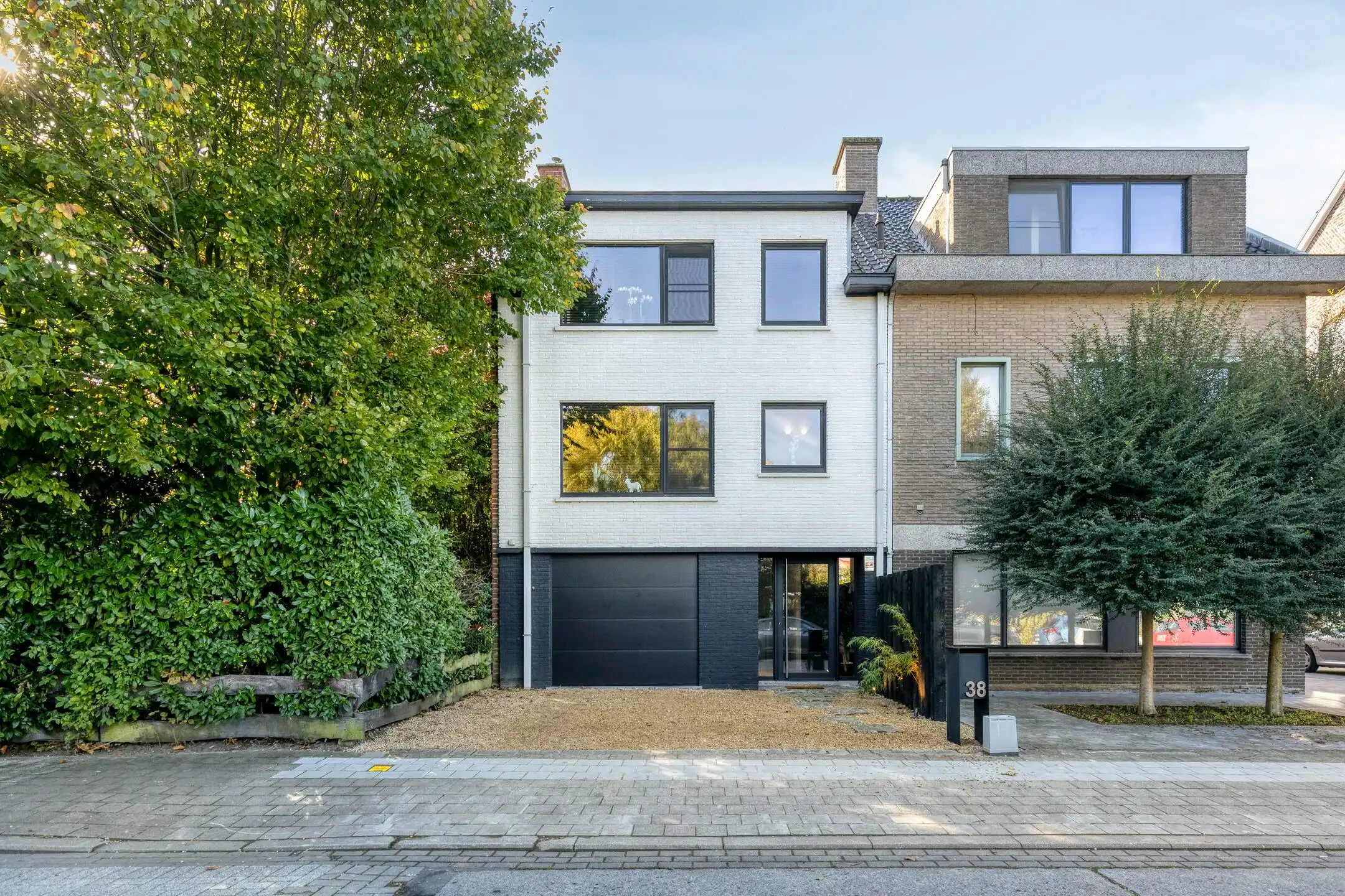 Prachtig gerenoveerde woning met 3 slaapkamers en zonnige tuin! foto 2