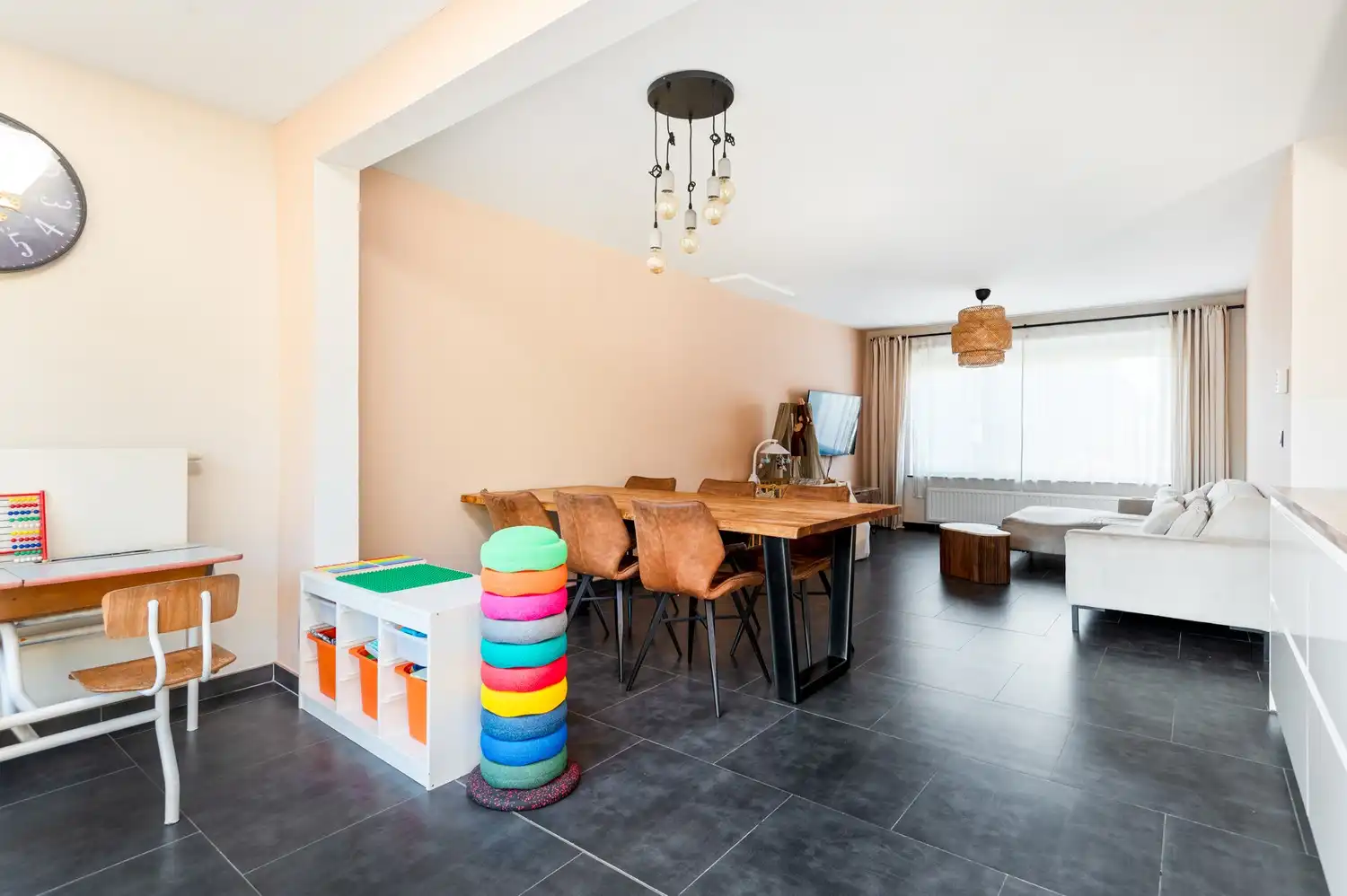 Ruime, halfopen woning met 3 slpks, tuin en garage in Lier! foto 6