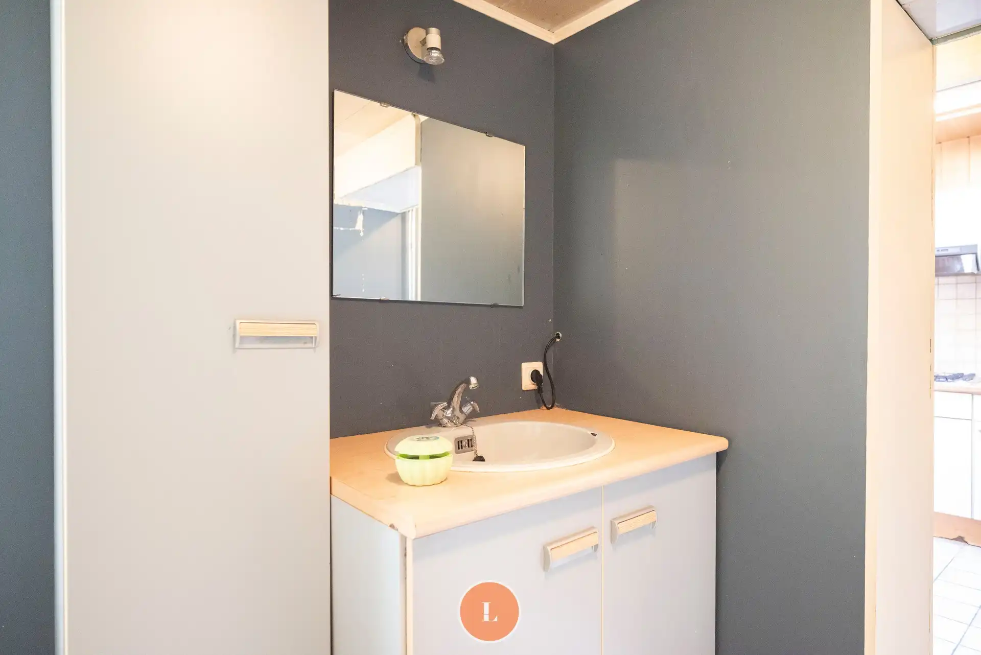 Op te frissen stadswoning met 2 slaapkamers, ruime zolder en gezellige stadstuin. foto 6