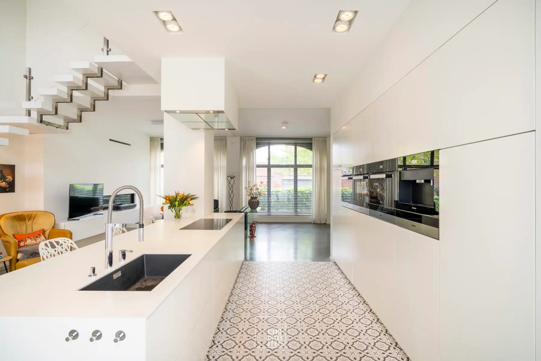 Luxe afgewerkte stadswoning (235m²) in domein Oud Rekem foto 3