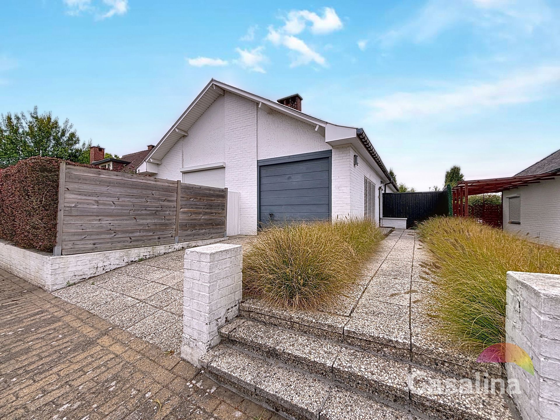 Hoofdfoto van de publicatie: Ruime bungalow van 205 m² in een rustige, groene wijk