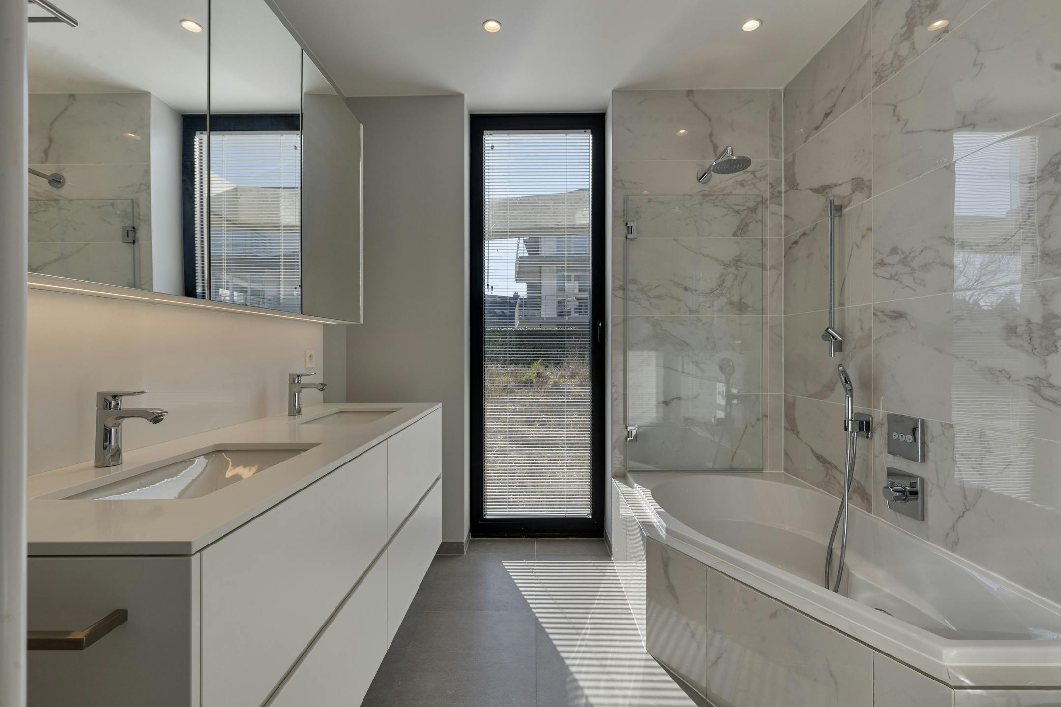 Recent appartement vlakbij zee met 2 slaapkamers in Sint-Idesbald foto 10