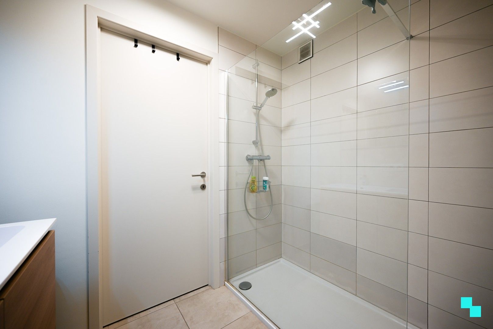 Ruim appartement met 2 slaapkamers in Waregem foto 11