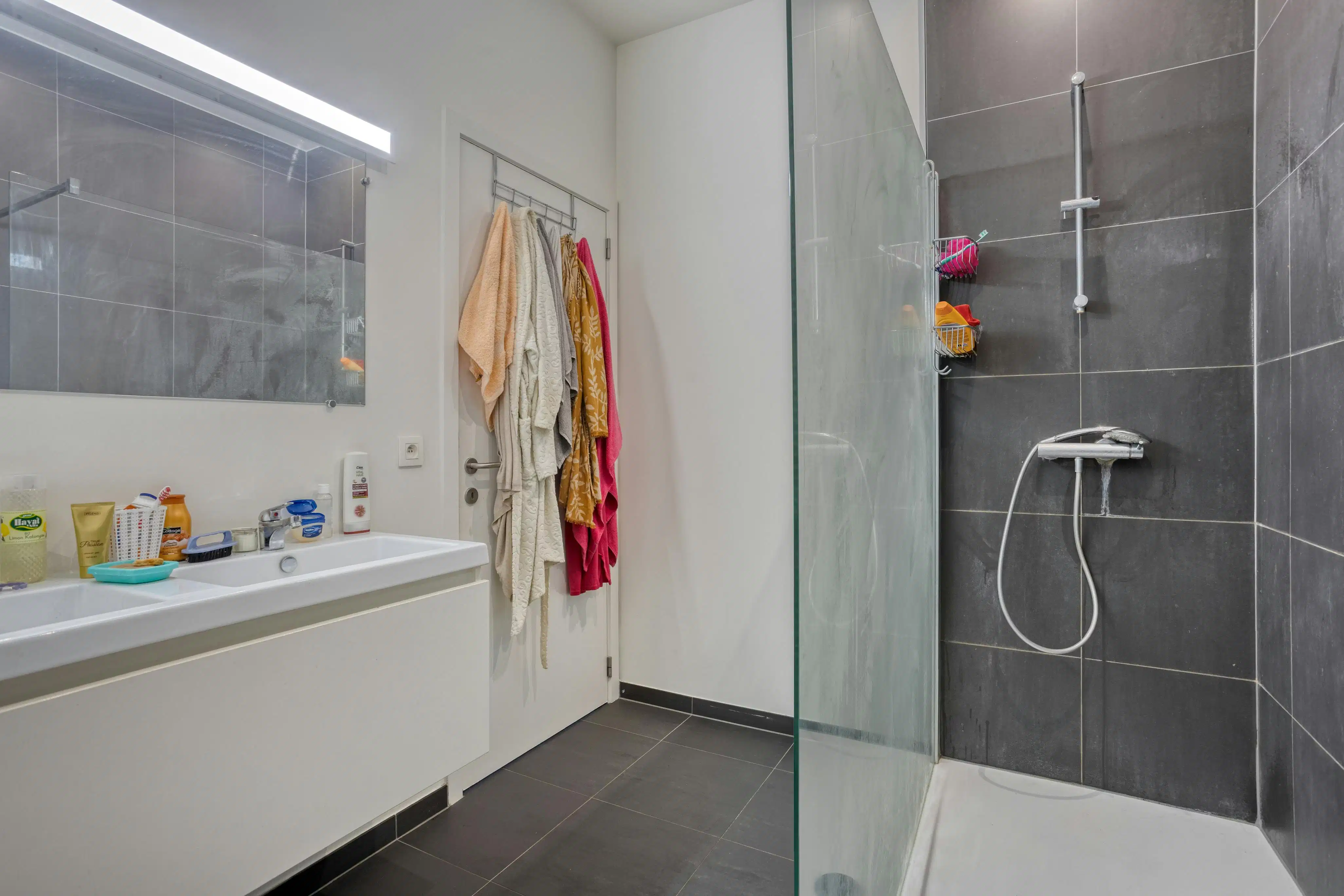 Loft-appartement één slaapkamer in voormalig fabrieksgebouw foto 8