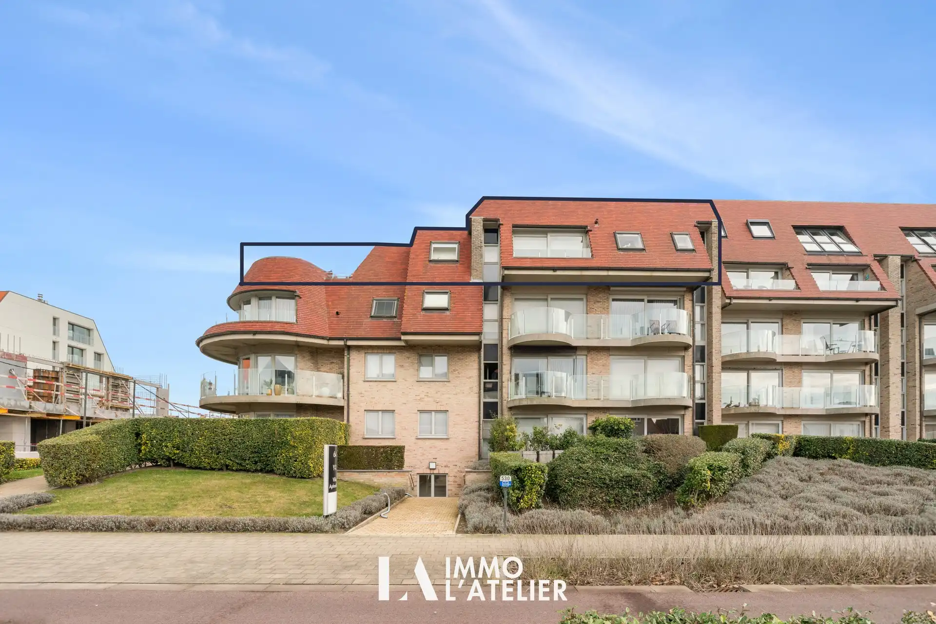 Adembenemende penthouse aan de Havengeul in Nieuwpoort. foto {{pictureIndex}}