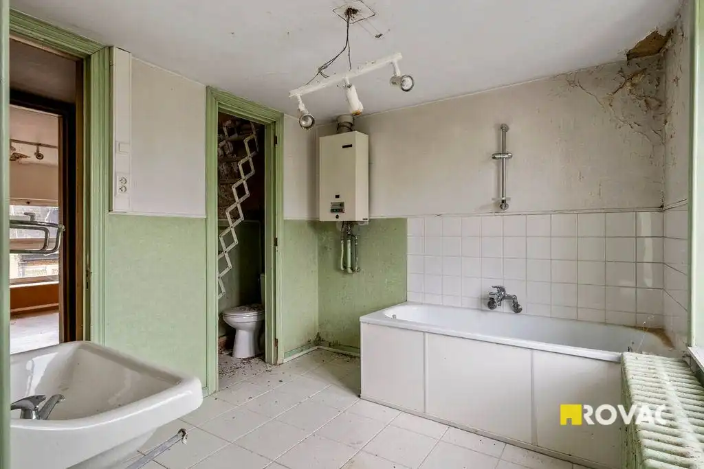 Te renoveren handelspand met woonst in hartje Izegem foto 25