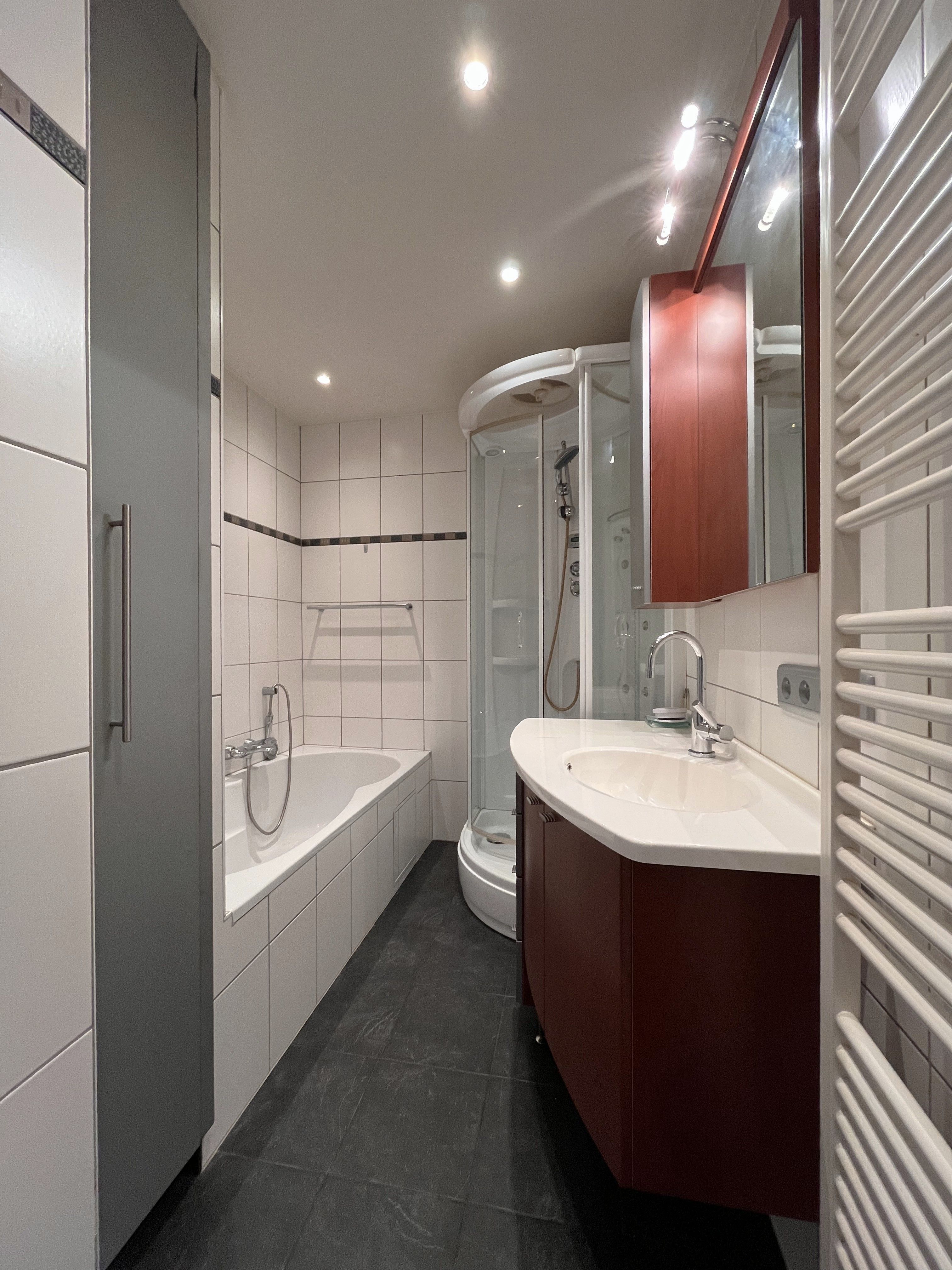 Ruim appartement, dubbele garage, 3 (slaap)kamers, nabij Hasselt centrum foto 18