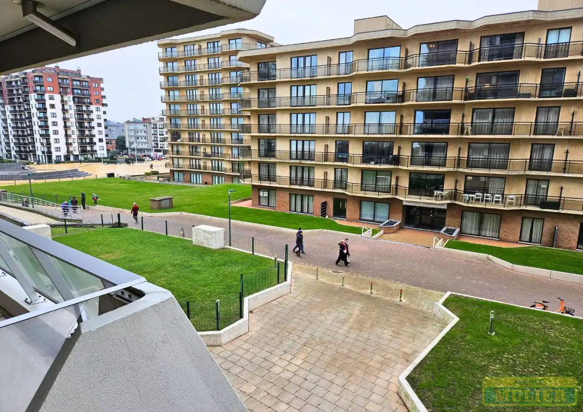 APPARTEMENT MET UNIEKE LIGGING AAN ZEE TE KOOP IN DE PANNE foto 12