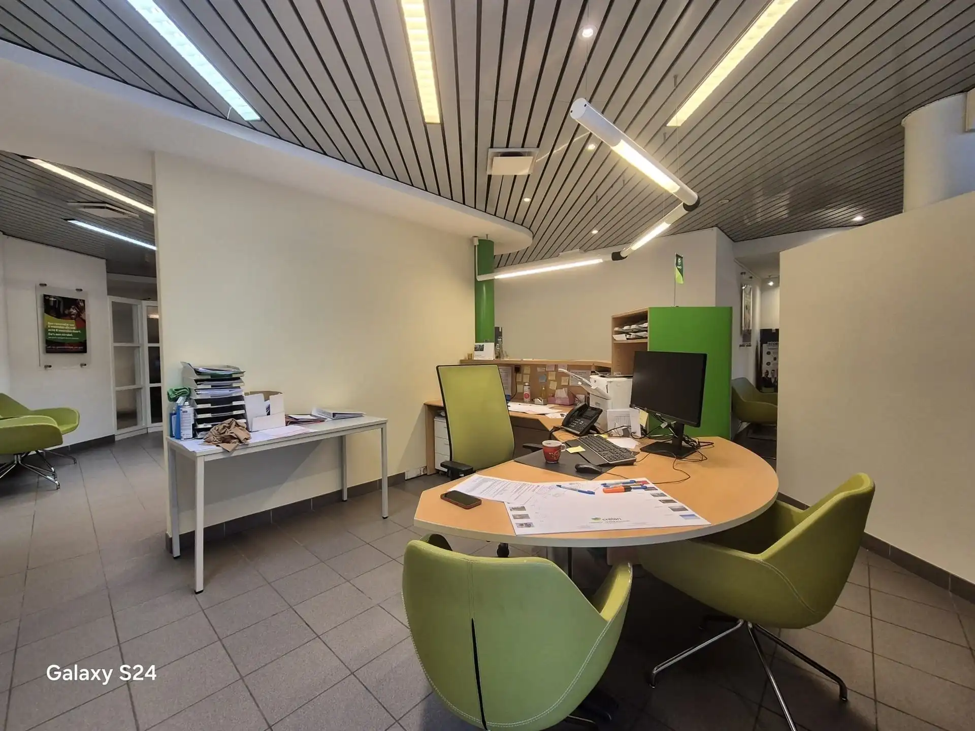 Ruim handelspand te huur – voormalig bankkantoor.  foto 10