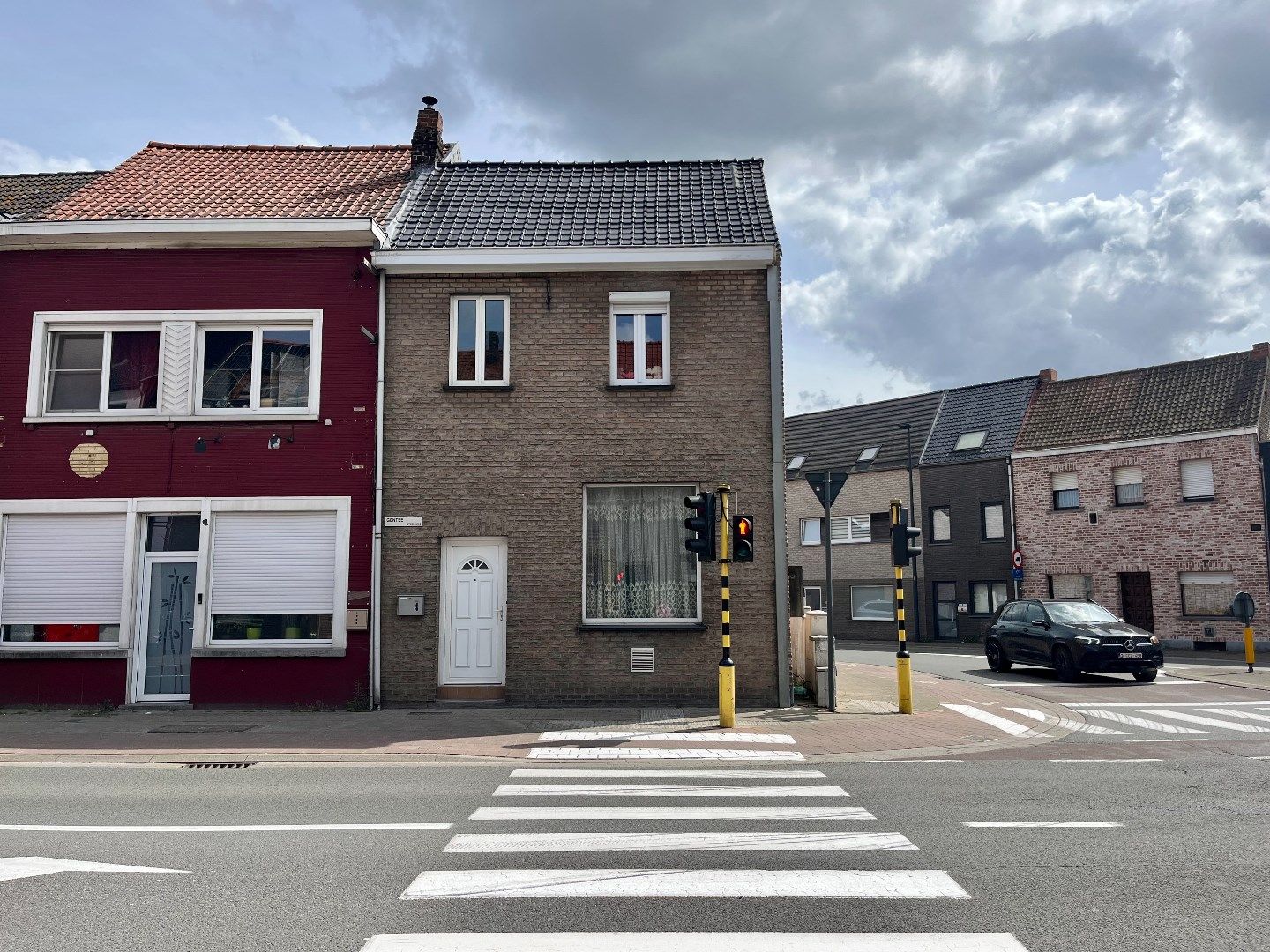 Halfopen woning te koop met handelsruimte in Harelbeke!  foto 22