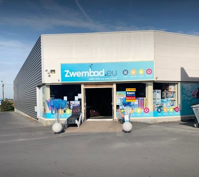 MODERNE BAANWINKEL MET PARKING foto {{pictureIndex}}
