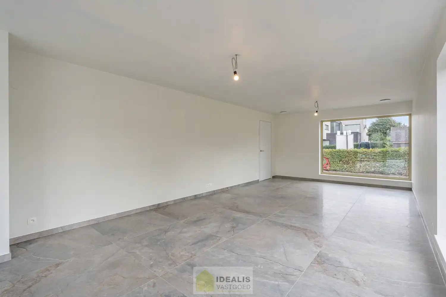Schitterend volledig vernieuwde woning met 3 ruime slaapkamers foto 12