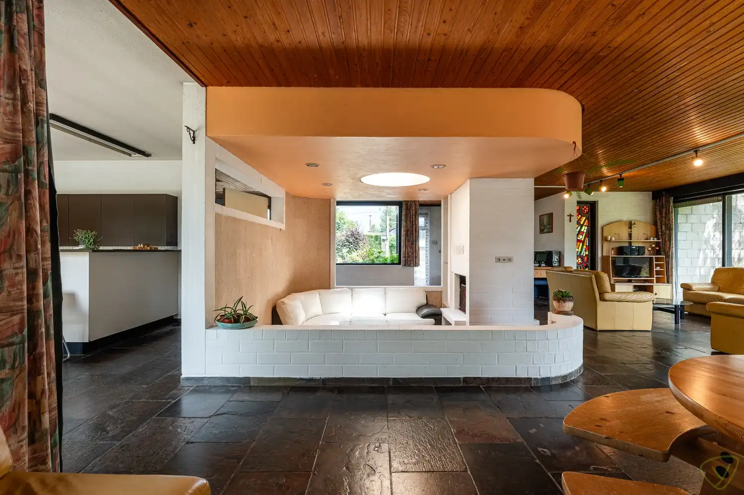 Modernistische villa met praktijkruimte en zuidwestgerichte tuin op riant perceel in Lembeke foto 11