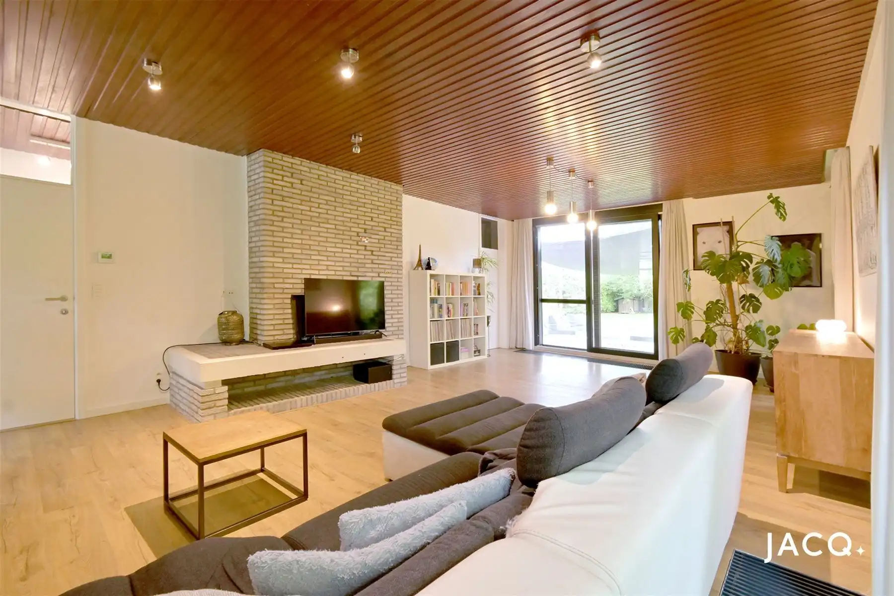 Charmante villa met 4 à 5 slpk's op een perceel van 1592m²! foto 4