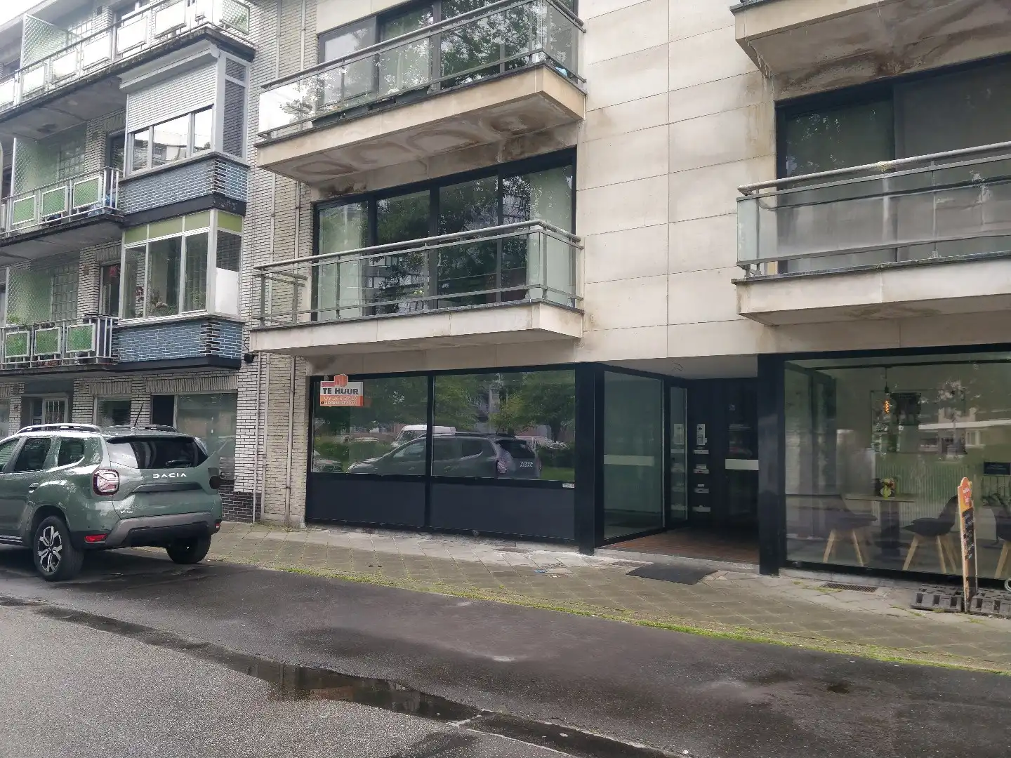 Handelspand met showroom en opslagruimte in het centrum van Lokeren. foto 7