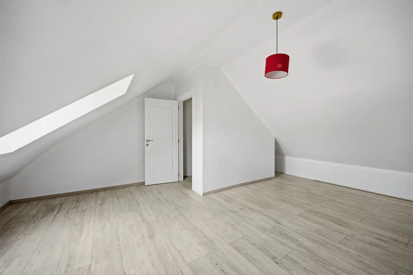 Rijwoning met tuin, garage en 2 slaapkamers in Tienen foto 15