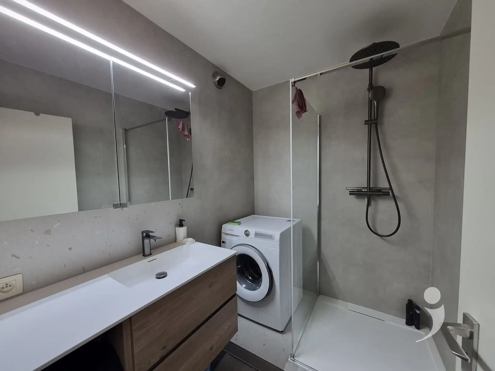 Bemeubeld appartement foto 6