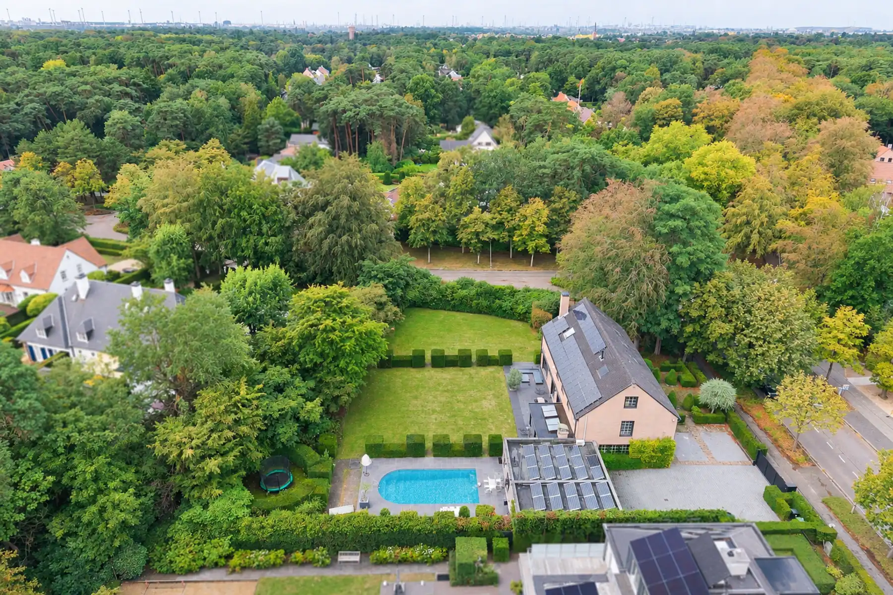 Hoofdfoto van de publicatie: Luxueuze villa met zwembad met tal van mogelijkheden