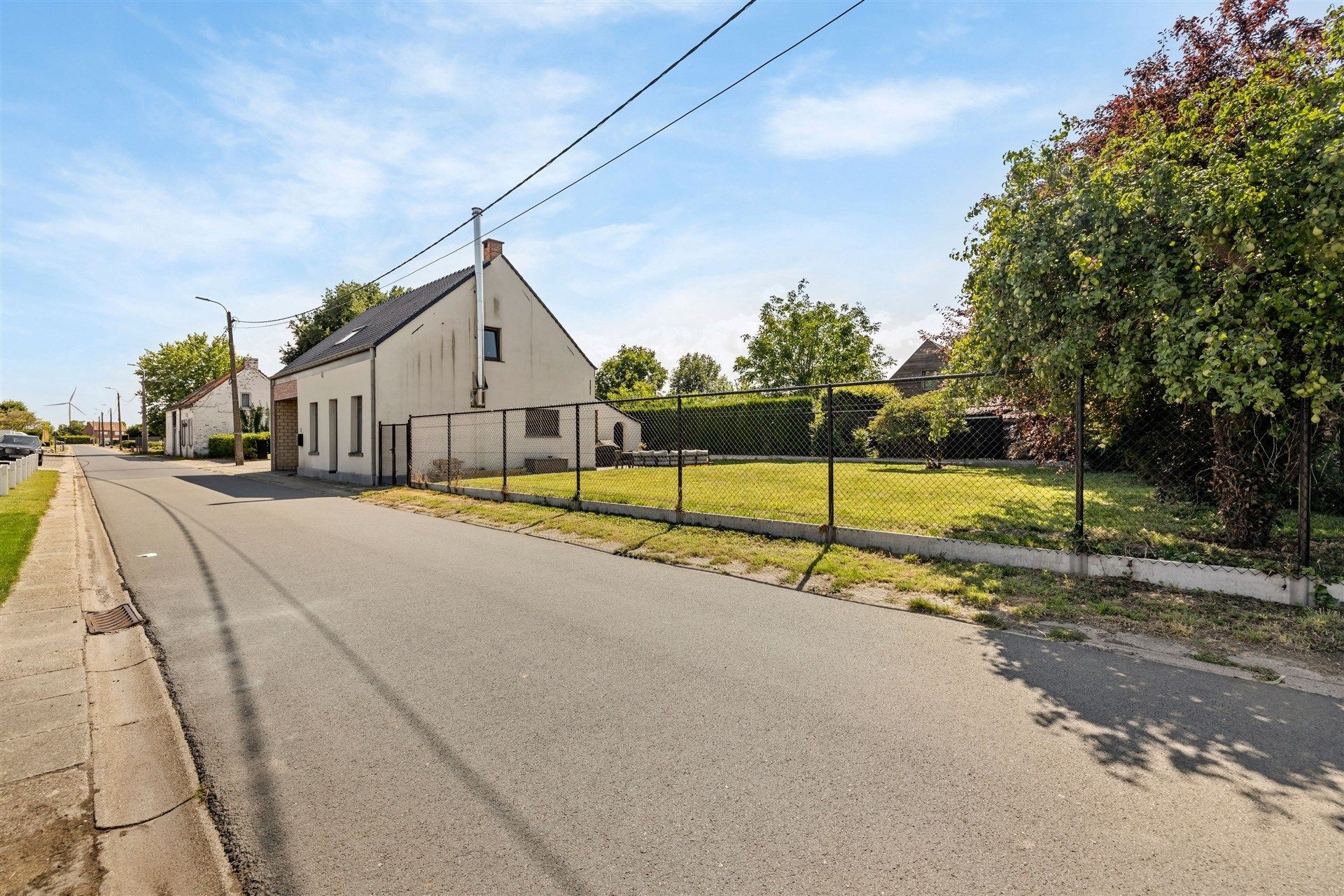 Charmante gezinswoning met dubbele garage, 3 slaapkamers en een zonnige tuin (532m²) foto 25