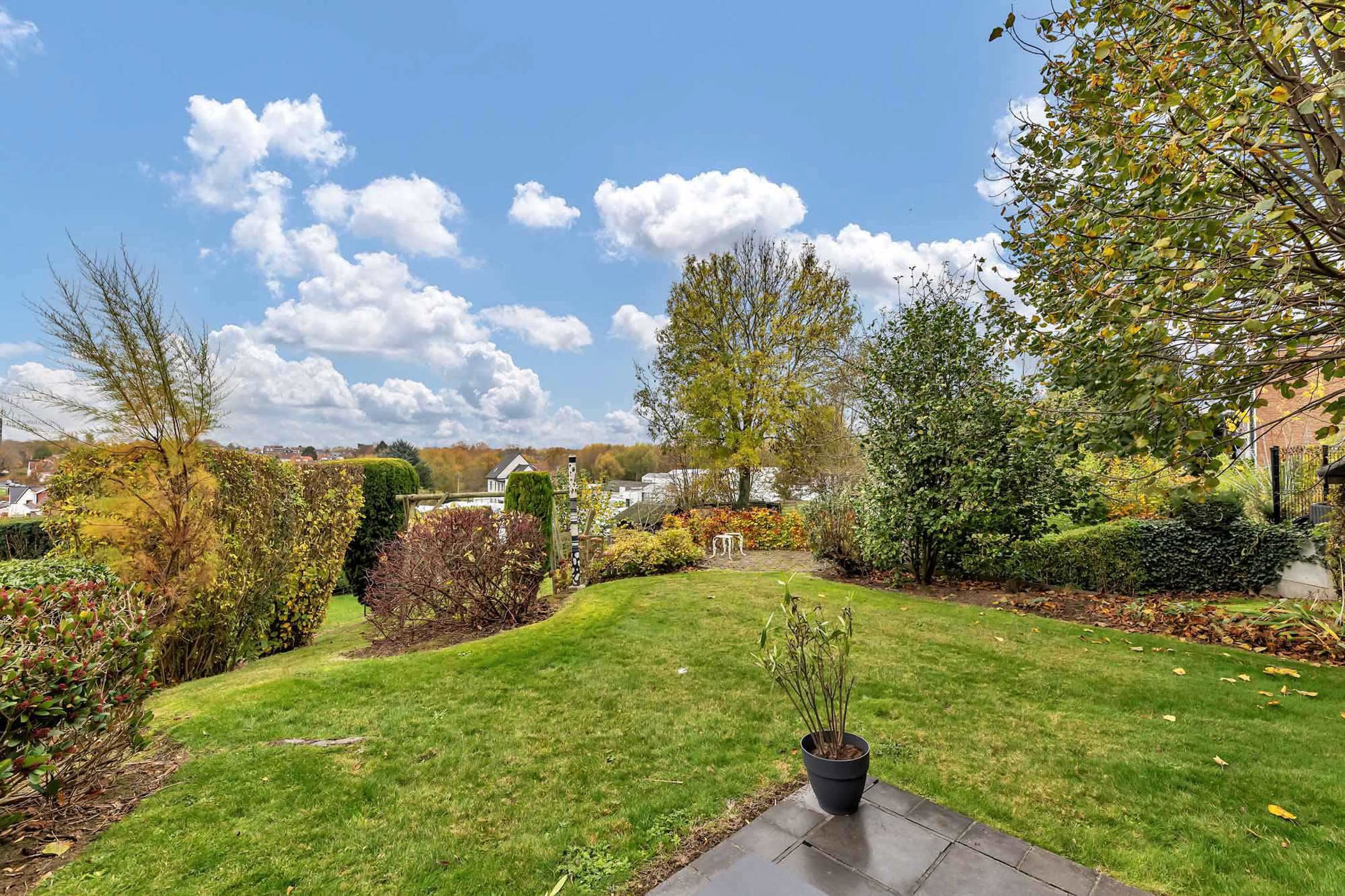 Architecturale woning met 4 slaapkamers, tuin en garage! foto 4