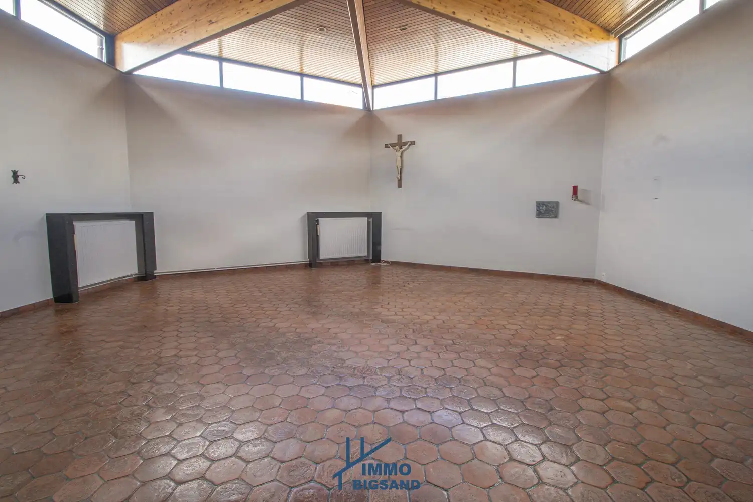 Ruime kloosterwoning op een perceel van 3082m² te koop met als zonering 'gelinkt met gemeenschapsvoorzieningen/zorgfunctie' foto 9