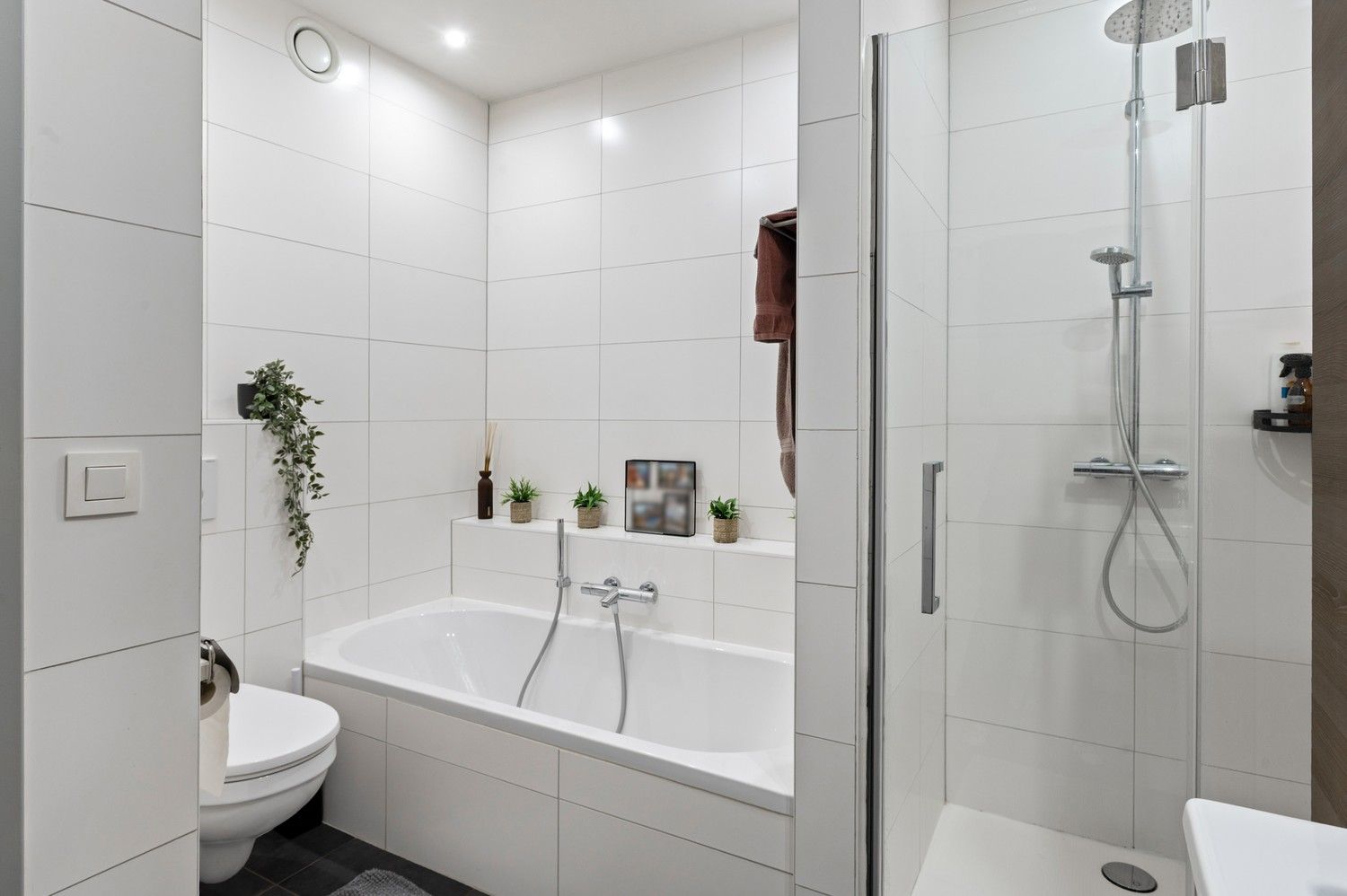 Recent gelijkvloers appartement met 2 slpks, grote tuin & autostaanplaats in Schoten! foto 12