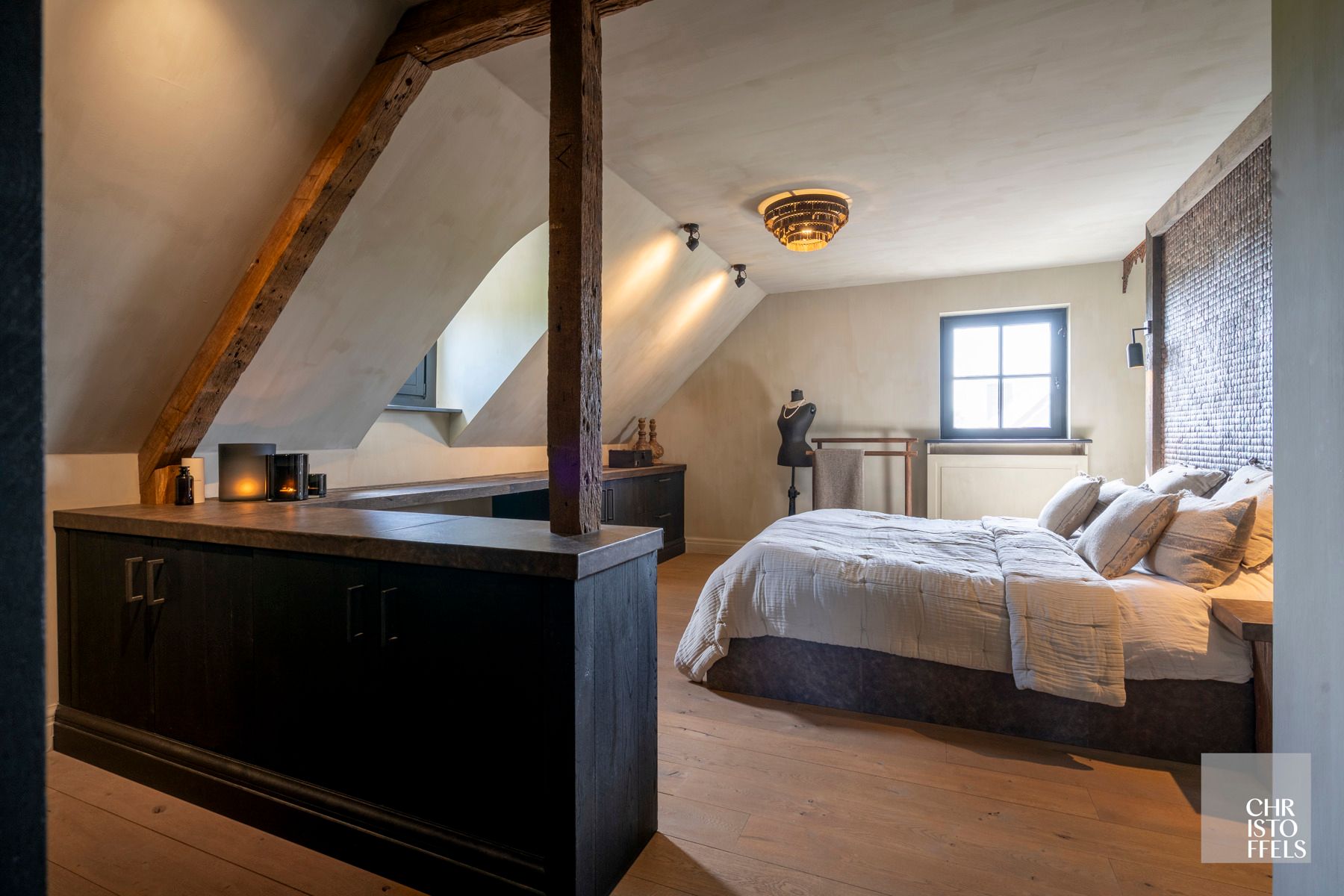 Stijlvolle herenvilla van 533 m² met zwembad, wintertuin en gastenverblijf nabij de Nederlandse grens! foto 20
