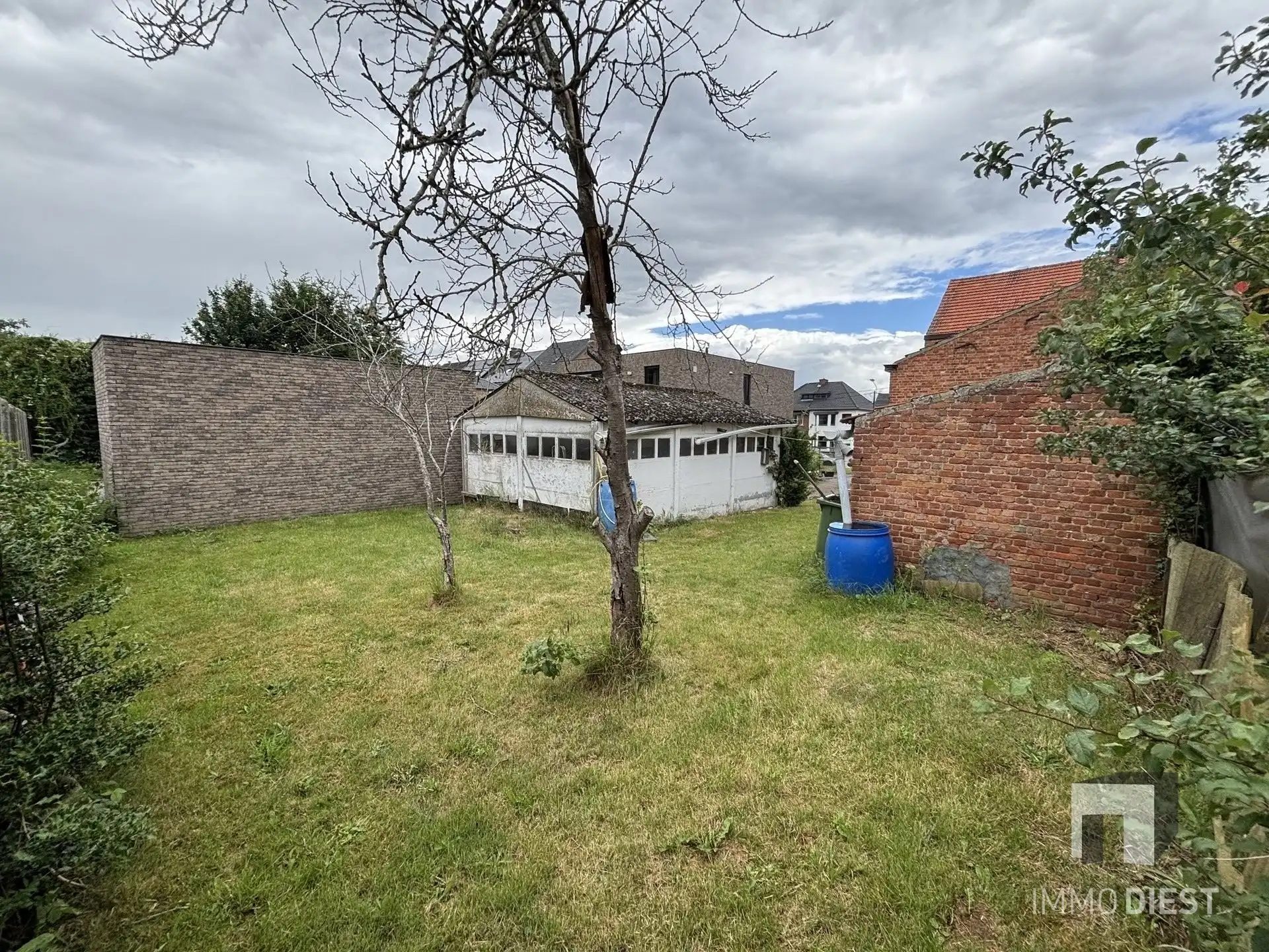 Ruime kluswoning met 3 slaapkamers, garage en tuin foto 36