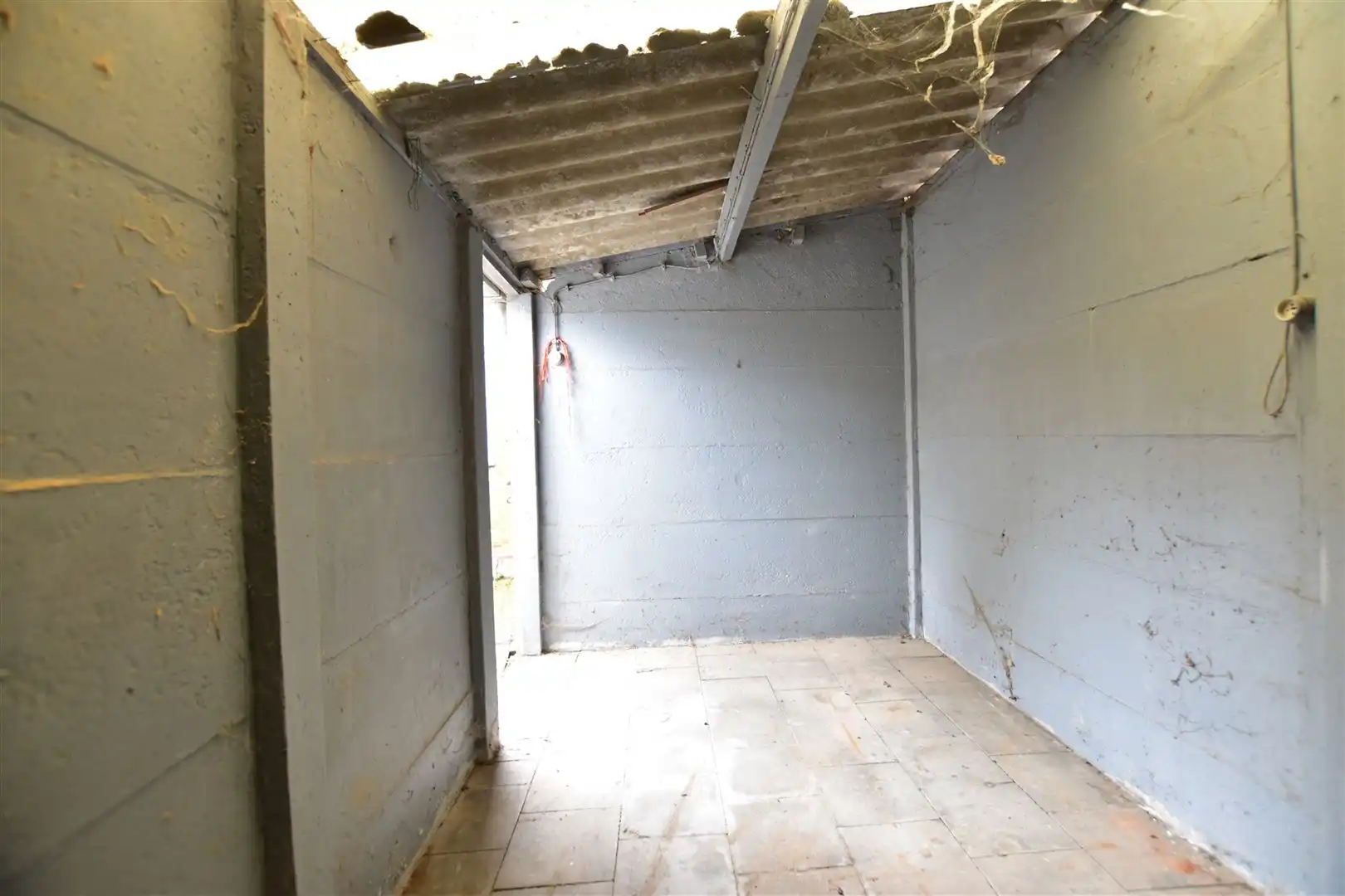 Te renoveren woning gelegen in het landelijke Moerzeke. foto 9